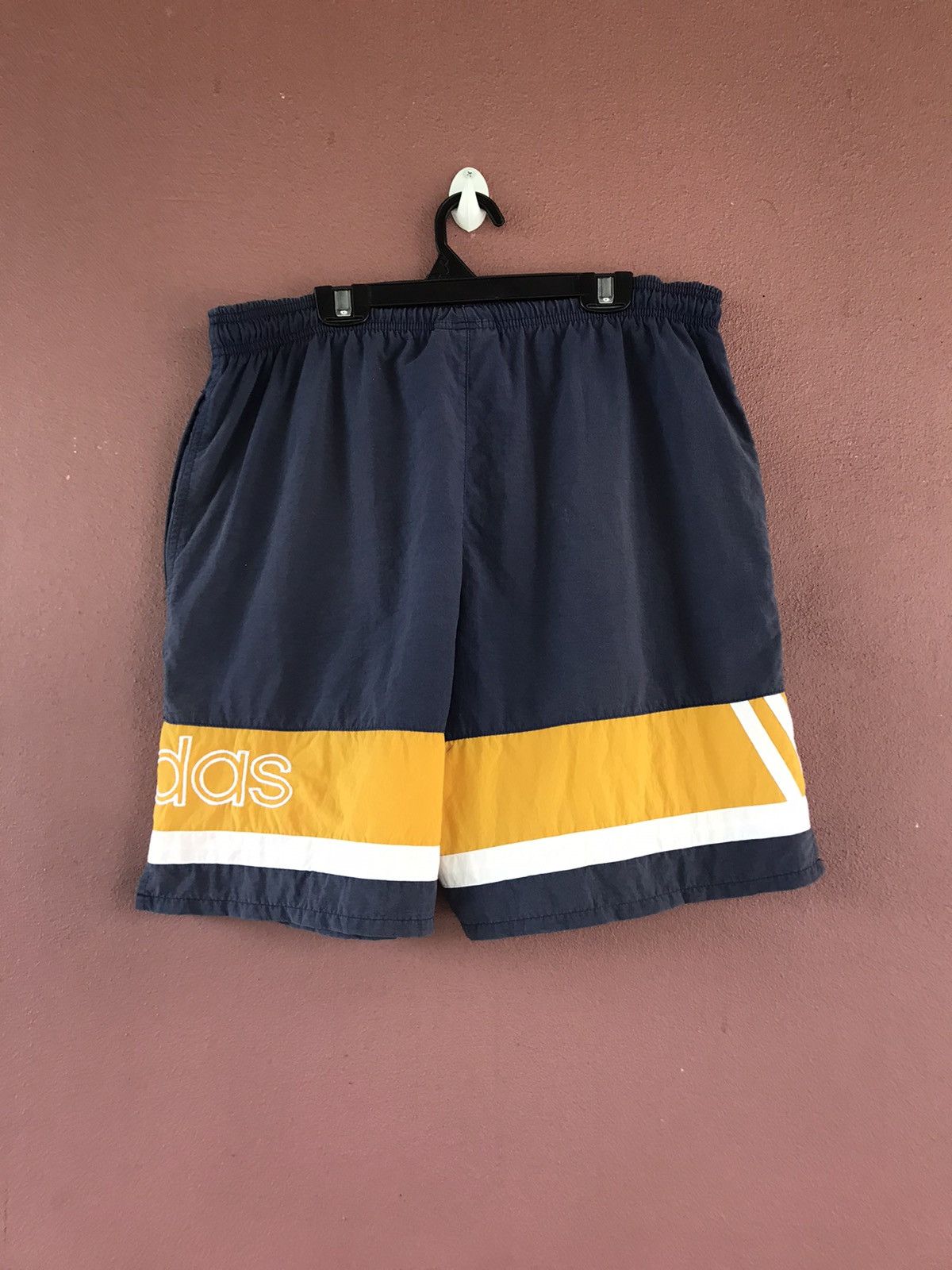 Adidas Adidas short pants size M Size US 30 / EU 46 - 2 Thumbnail