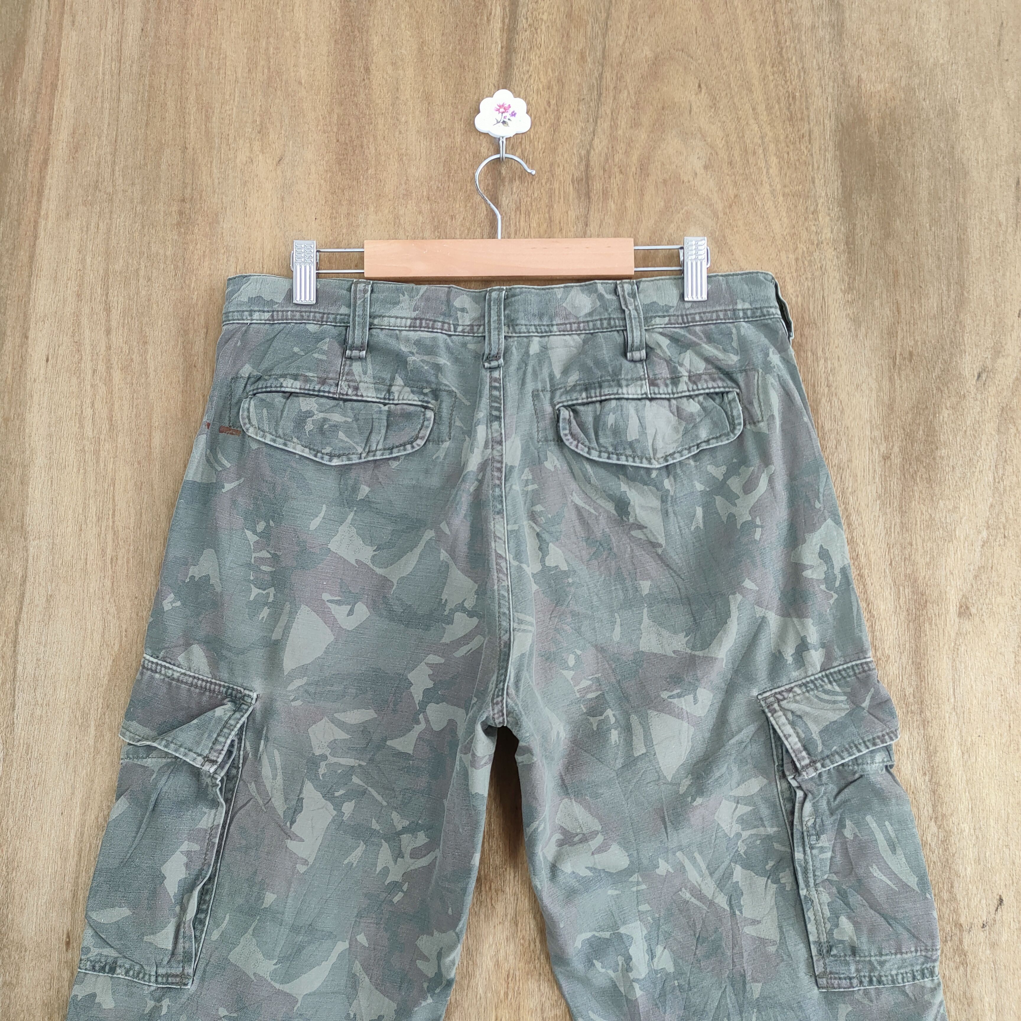 Japanese Brand VINTAGE JAPANESE FADED CAMO CARGO PANTS Size US 32 / EU 48 - 10 Thumbnail
