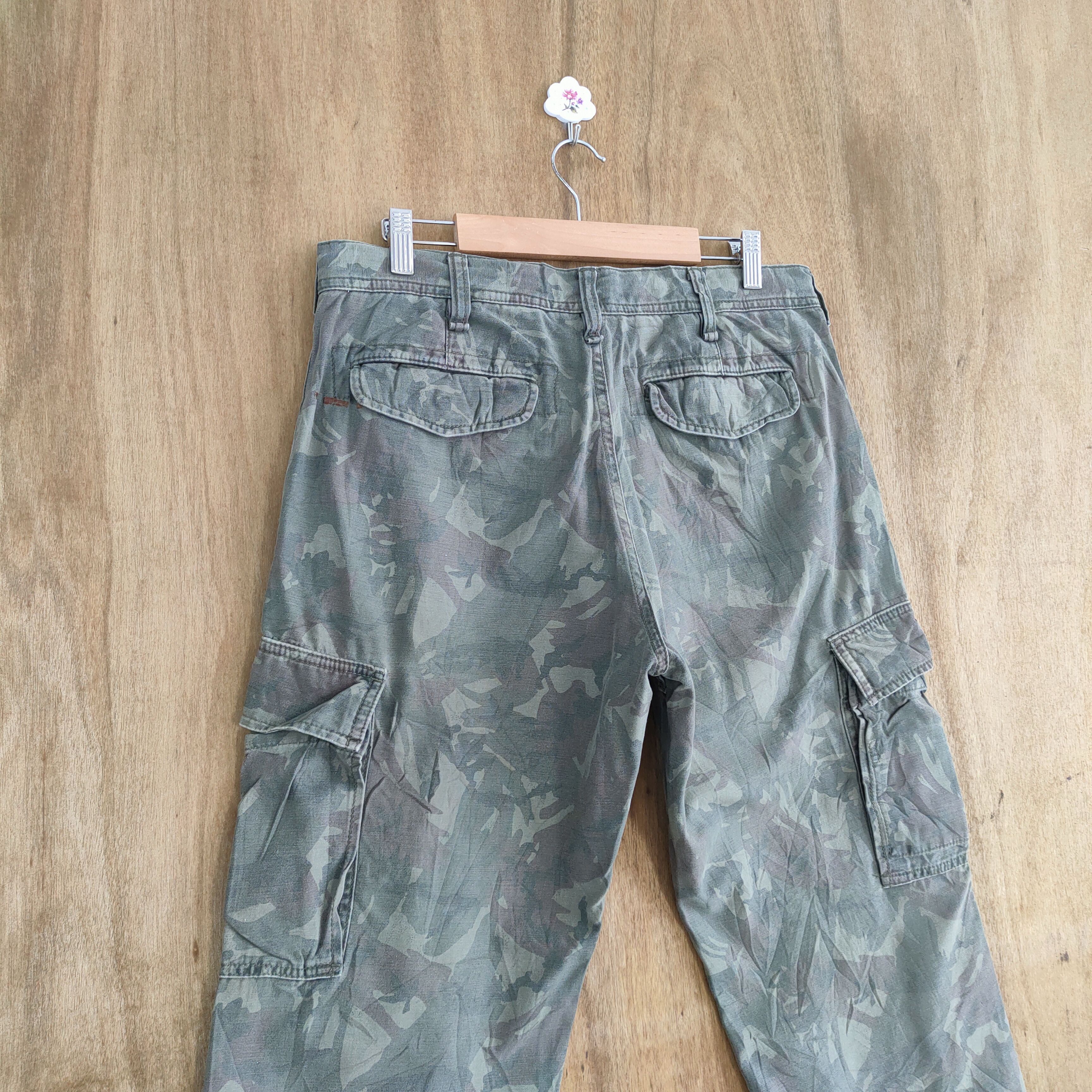 Japanese Brand VINTAGE JAPANESE FADED CAMO CARGO PANTS Size US 32 / EU 48 - 12 Thumbnail