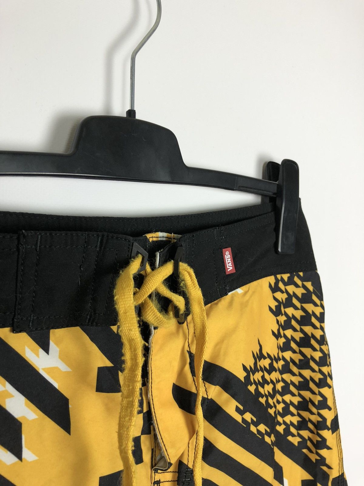Shorty's Skateboards Vans of the Wall Multicolor Shorts size 32 Size US 32 / EU 48 - 4 Thumbnail