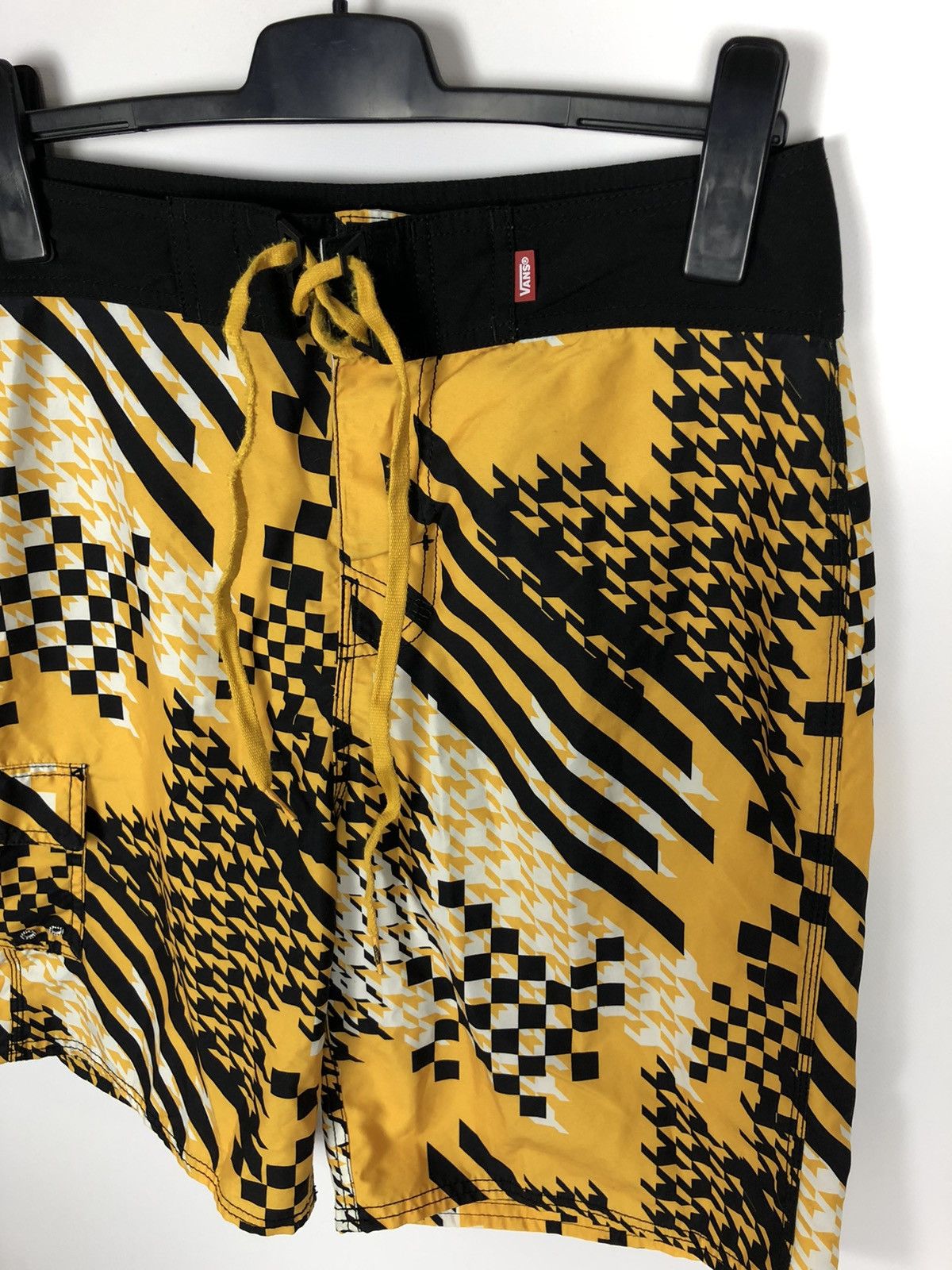 Shorty's Skateboards Vans of the Wall Multicolor Shorts size 32 Size US 32 / EU 48 - 3 Thumbnail