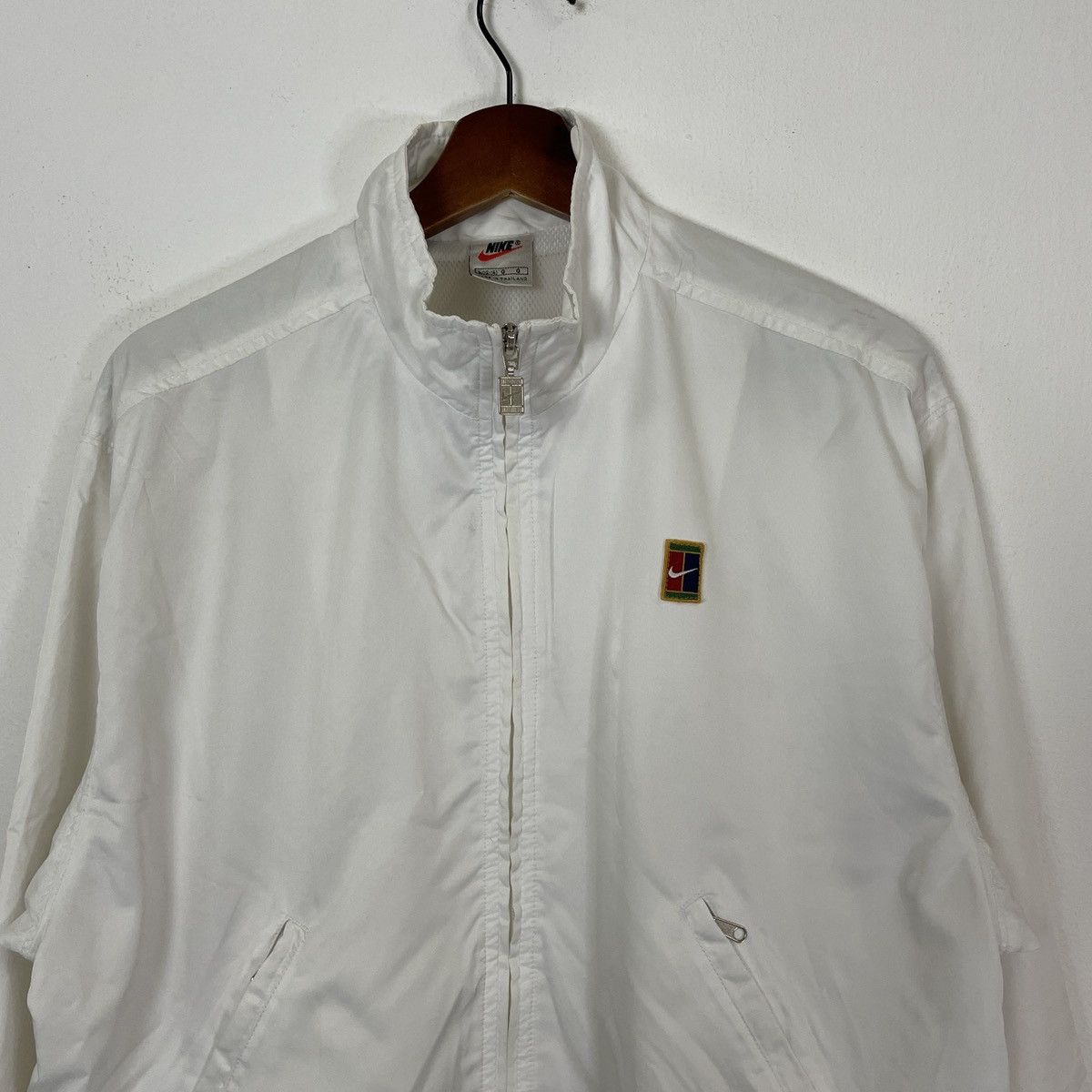 Nike Vintage 90s Nike Court Embroidery Small Logo Sweater Size US L / EU 52-54 / 3 - 4 Thumbnail