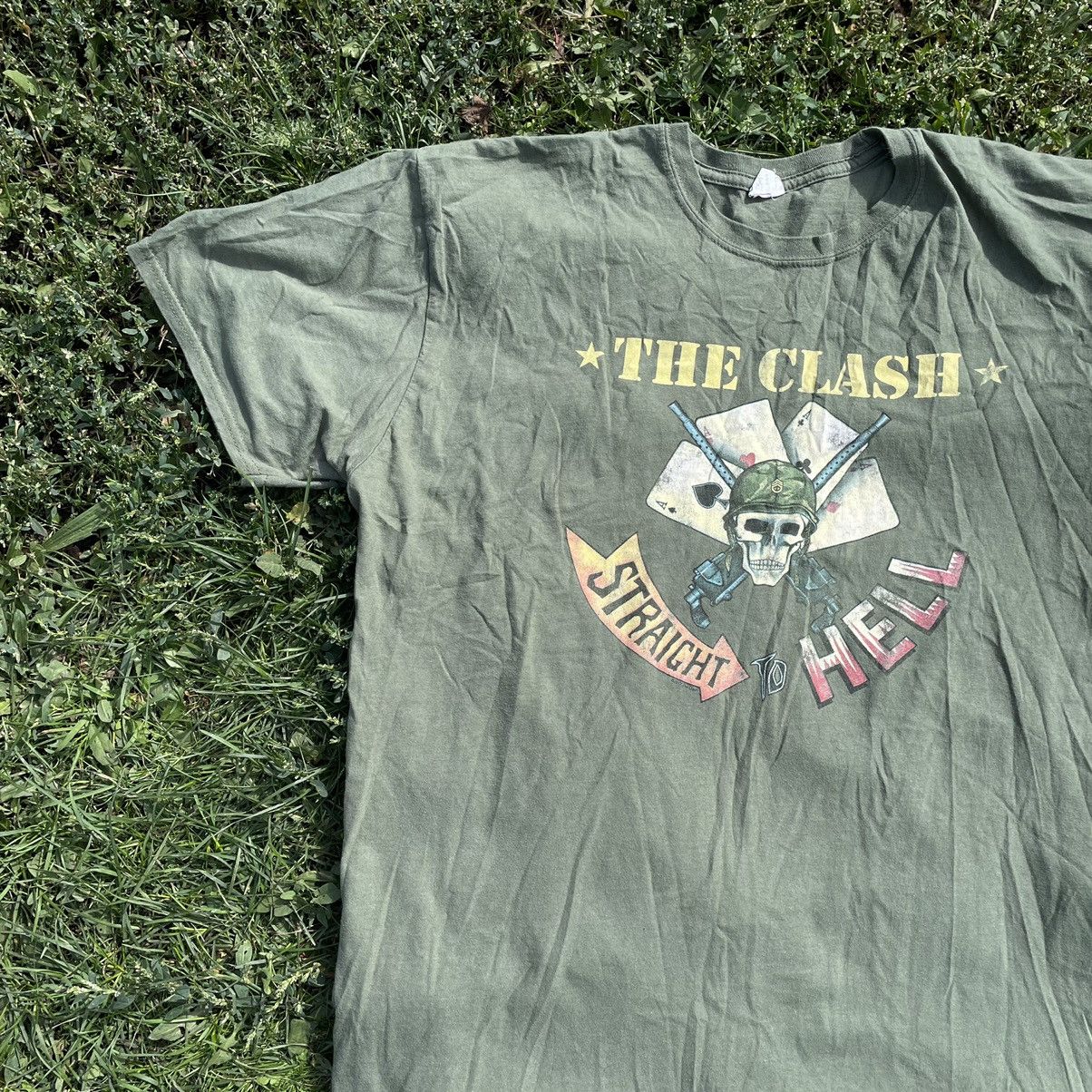Vintage Vintage Y2K The Clash Graphic Tee Sun Faded Punk Grunge L Size US L / EU 52-54 / 3 - 4 Thumbnail