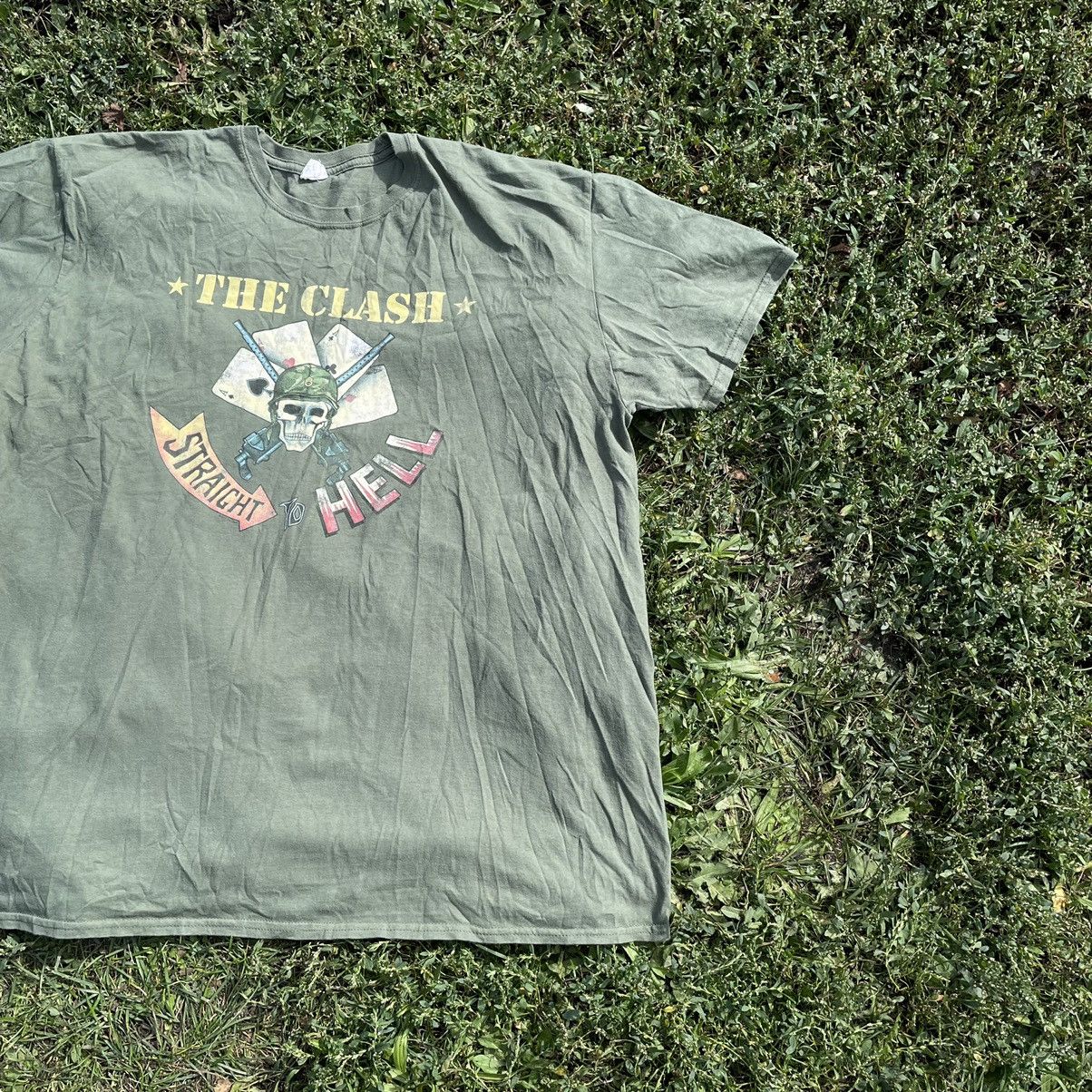 Vintage Vintage Y2K The Clash Graphic Tee Sun Faded Punk Grunge L Size US L / EU 52-54 / 3 - 3 Thumbnail