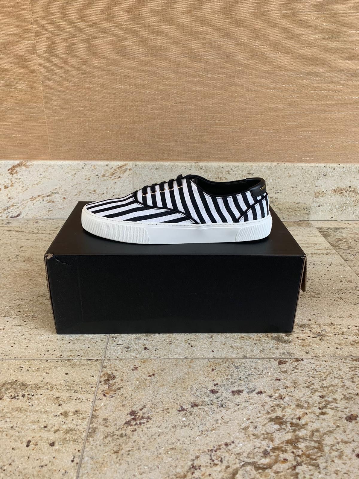 image of Saint Laurent Paris Venice Low Top Sneakers in Black/White, Men's (Size 9)