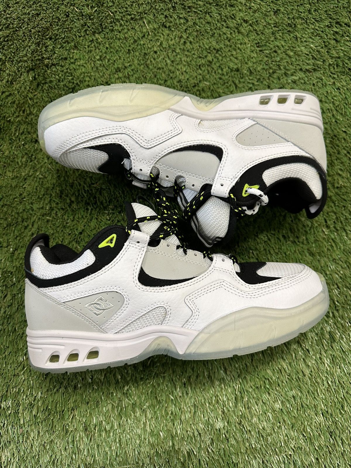 DC Shoes Kalis OG x Monkey Time White/Grey