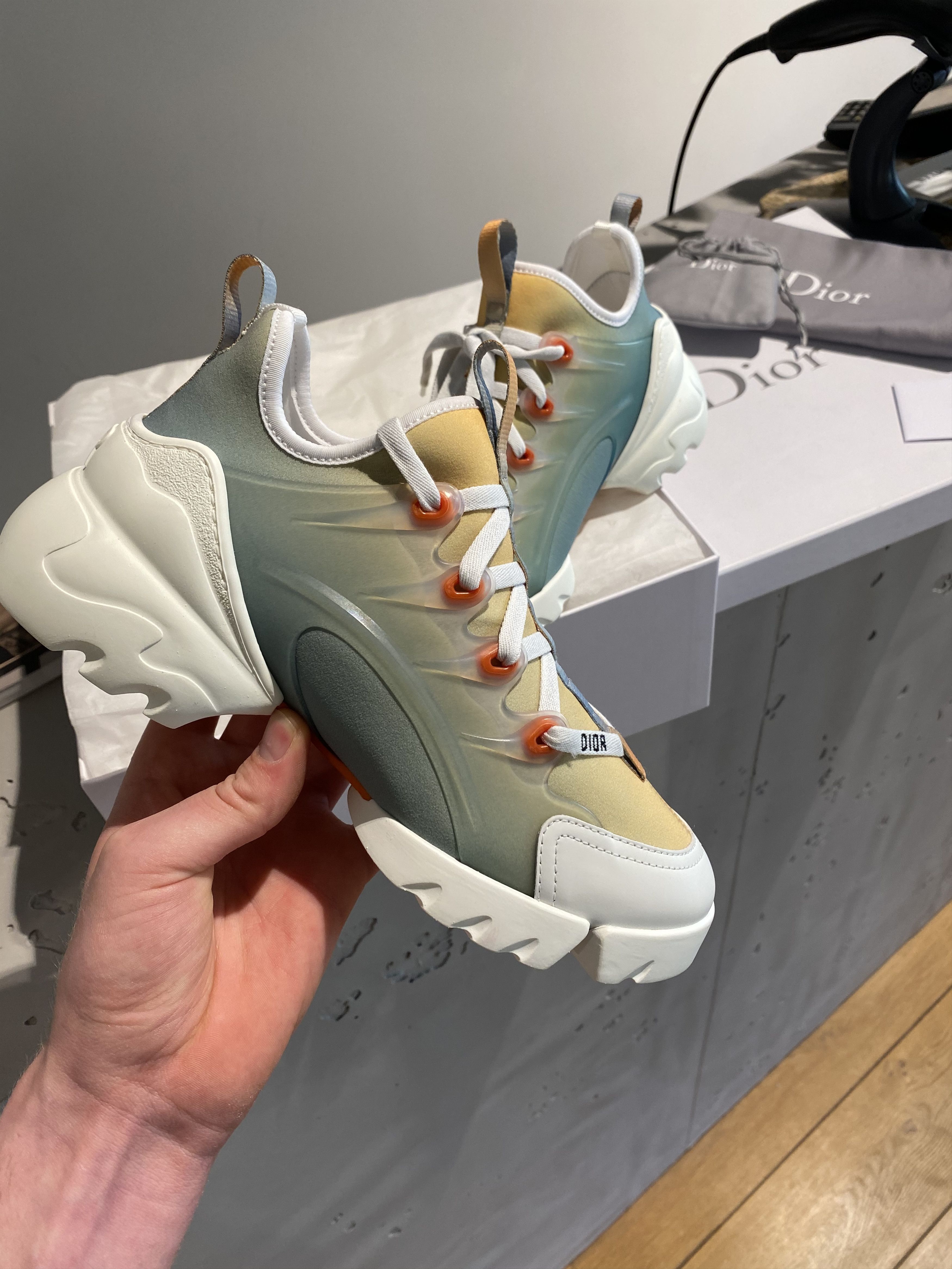 Dior Dior D-connect Sneaker Size US 5 / IT 35 - 2 Thumbnail