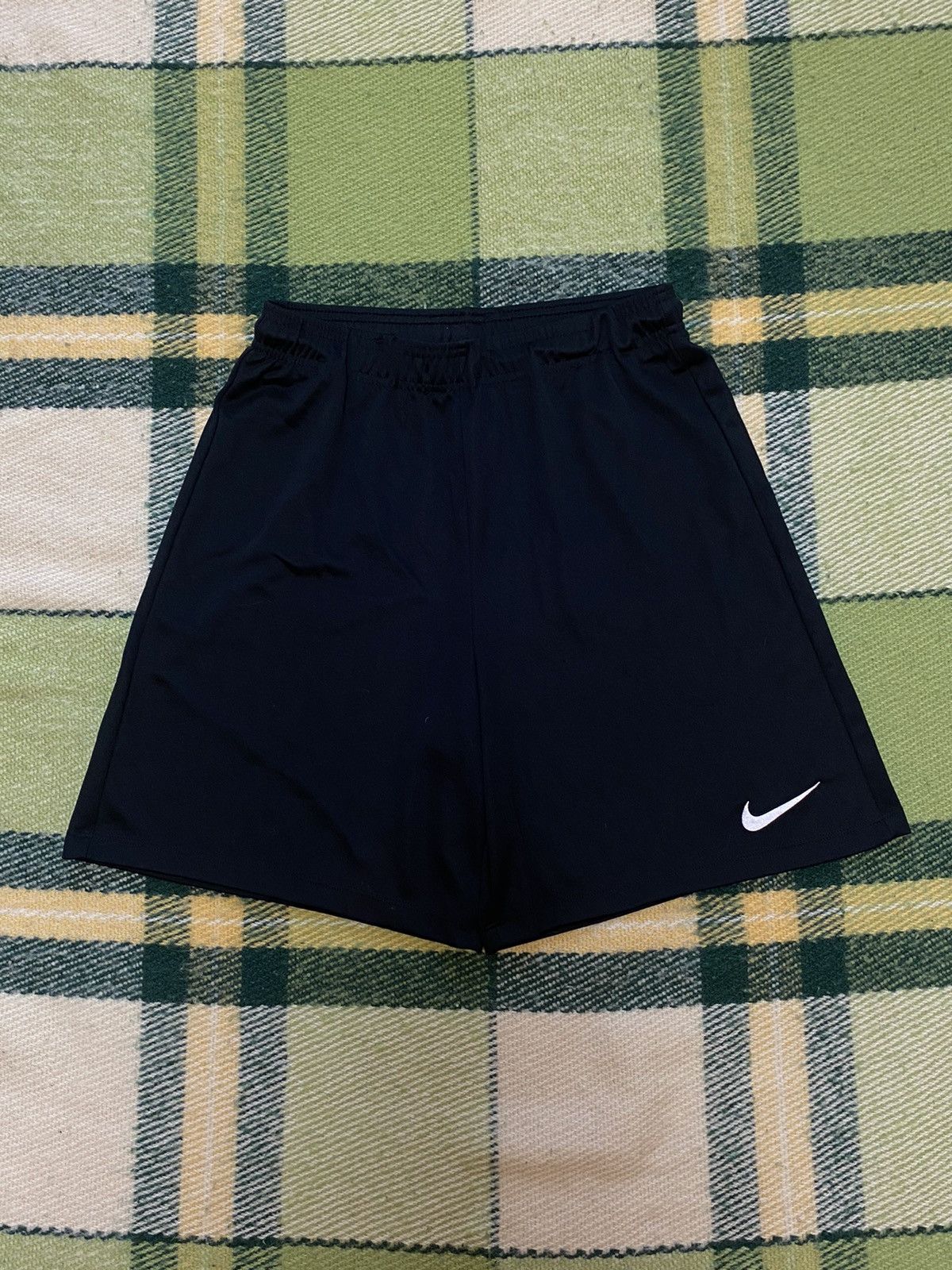 Nike Vintage Nike shorts streetwear swoosh casual y2k size S Size US 30 / EU 46 - 1 Thumbnail