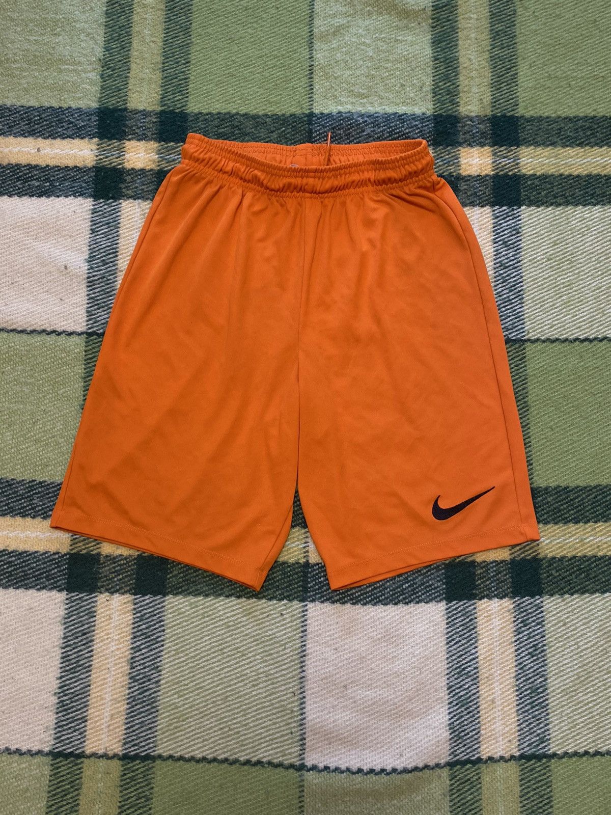 Nike Vintage Nike shorts streetwear swoosh casual y2k size S Size US 30 / EU 46 - 1 Thumbnail