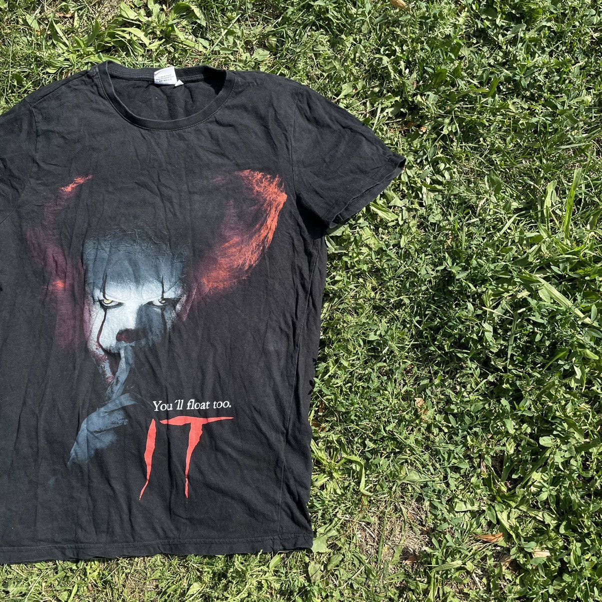 Vintage Vintage Y2K Graphic Tee Horror Dark Grunge Streetwear Boxy M Size US M / EU 48-50 / 2 - 3 Thumbnail