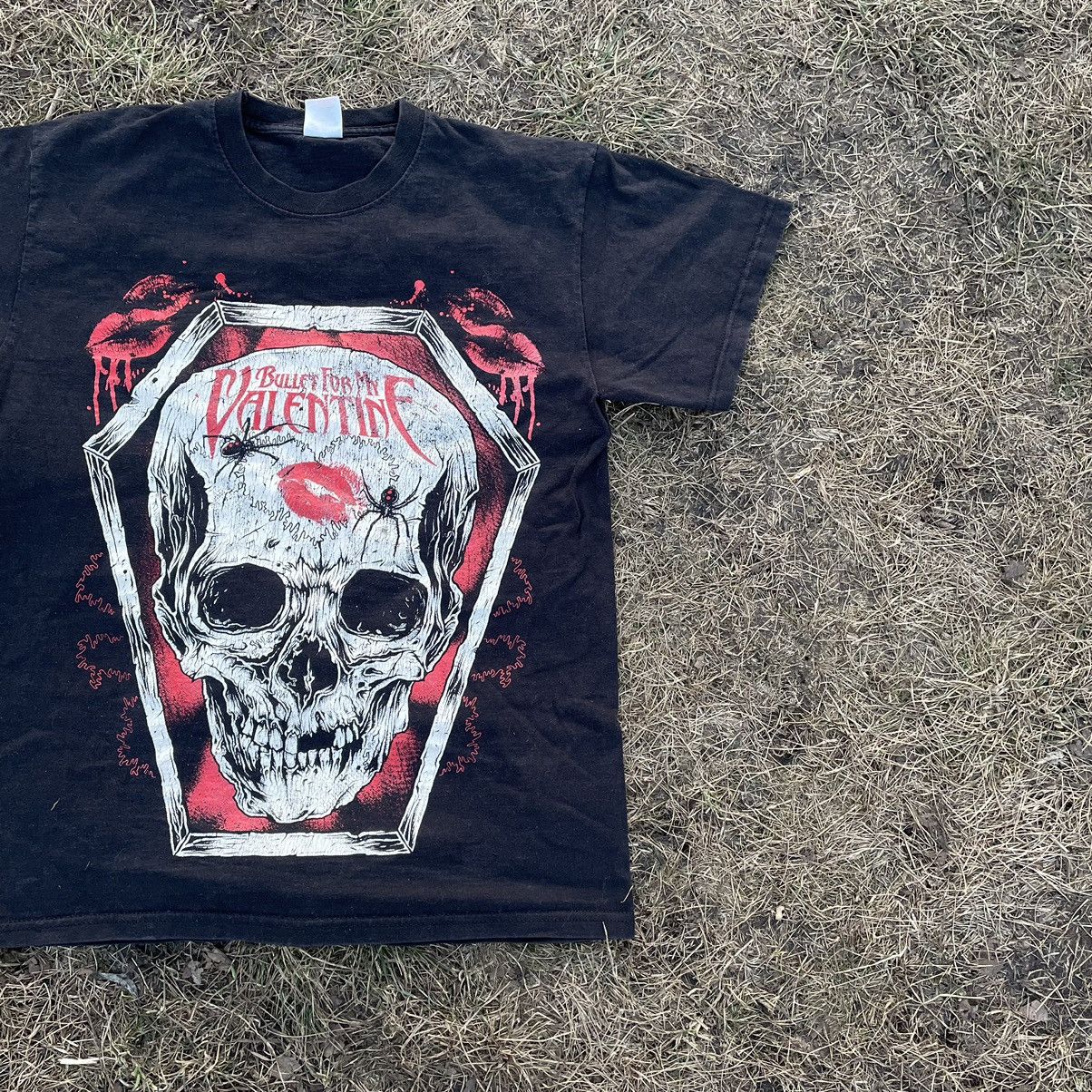 Vintage Vintage 90s Skull Coffin Graphic Tee Faded Black Punk Boxy M Size US M / EU 48-50 / 2 - 3 Thumbnail