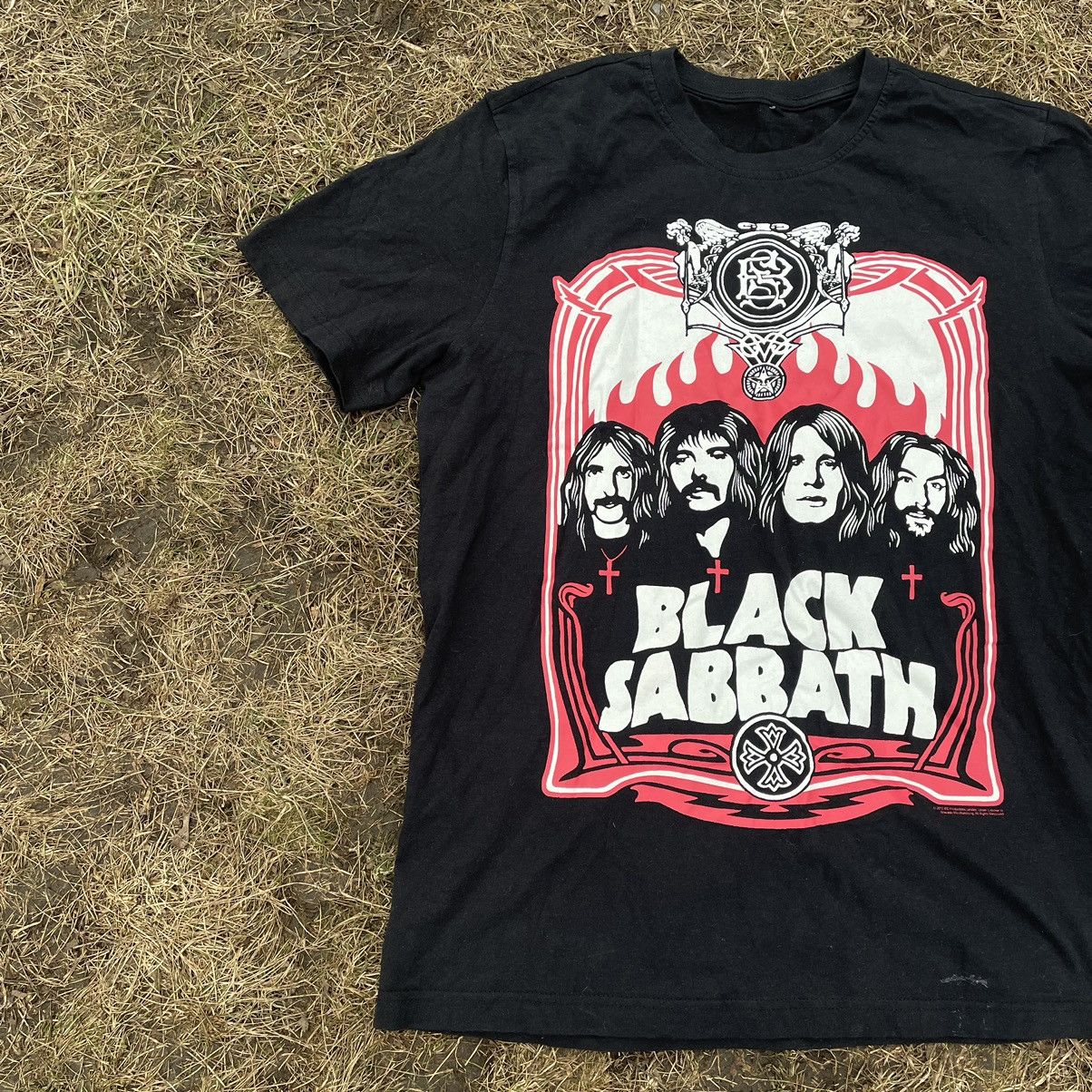 Vintage Vintage 90s Black Sabbath Graphic Band Tee Grunge Tapered L Size US L / EU 52-54 / 3 - 2 Thumbnail