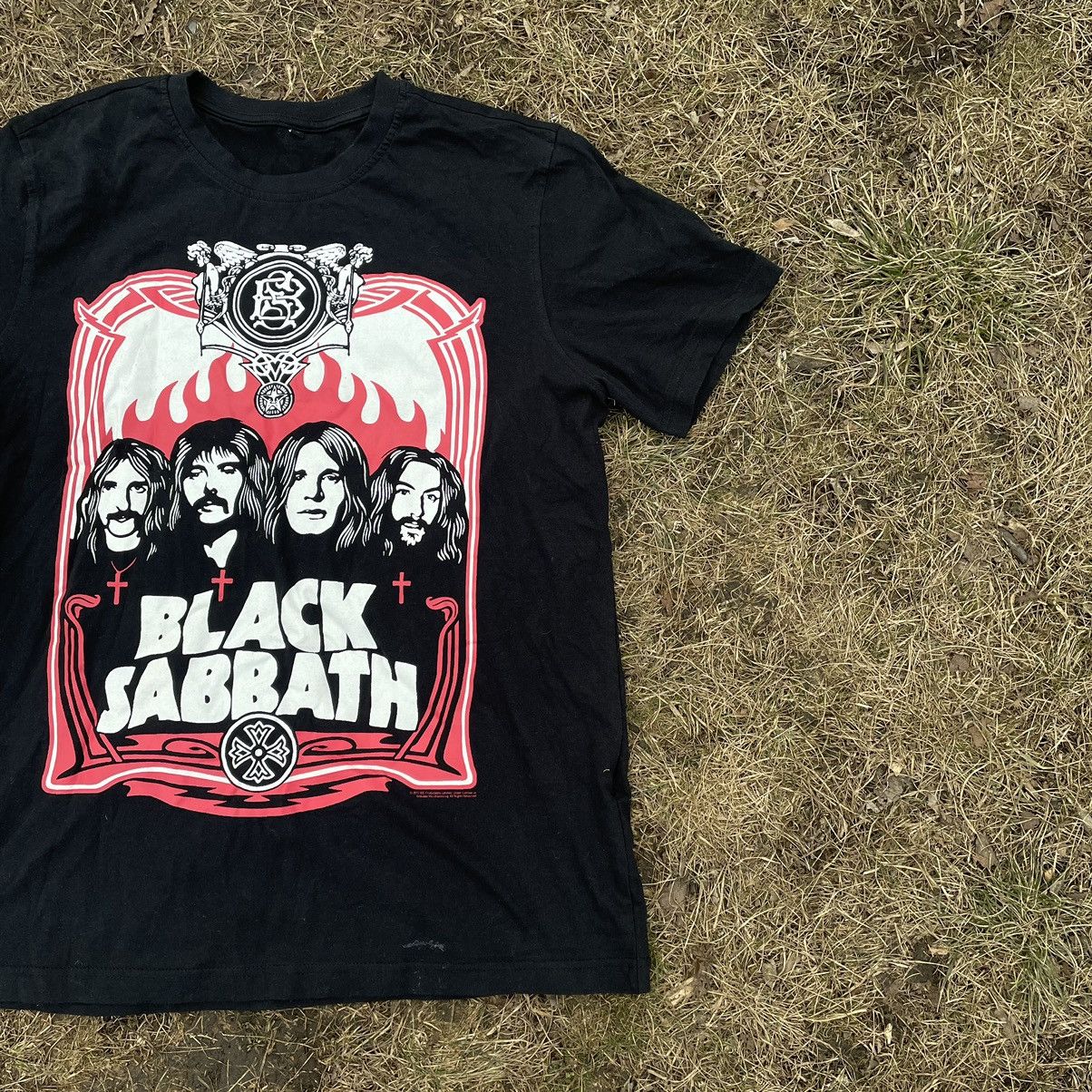 Vintage Vintage 90s Black Sabbath Graphic Band Tee Grunge Tapered L Size US L / EU 52-54 / 3 - 3 Thumbnail