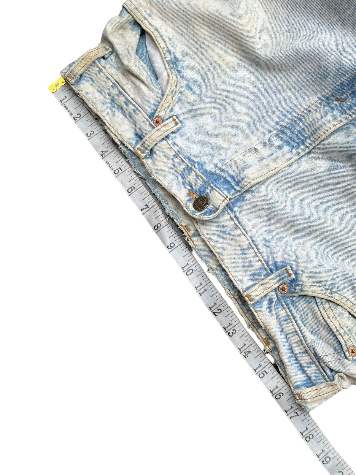 Levi's Vintage 1999 Levis 550 e Acid Wash Faded Denim Size US 35 - 22 Thumbnail