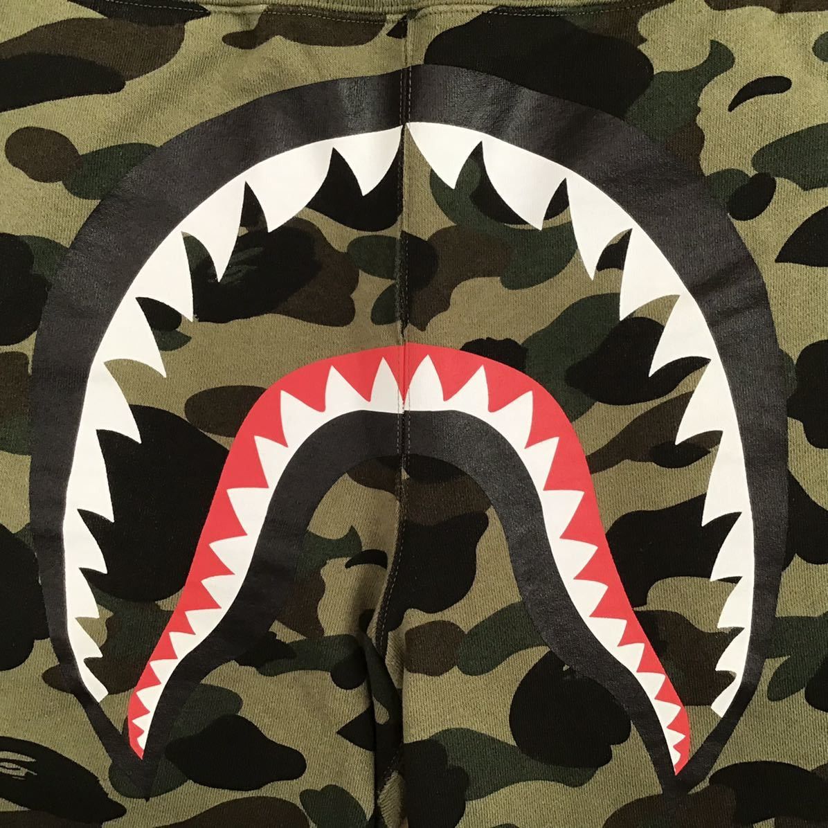 Bape BAPE 1st camo green Shark sweat shorts ape ★size S Size US 30 / EU 46 - 2 Thumbnail