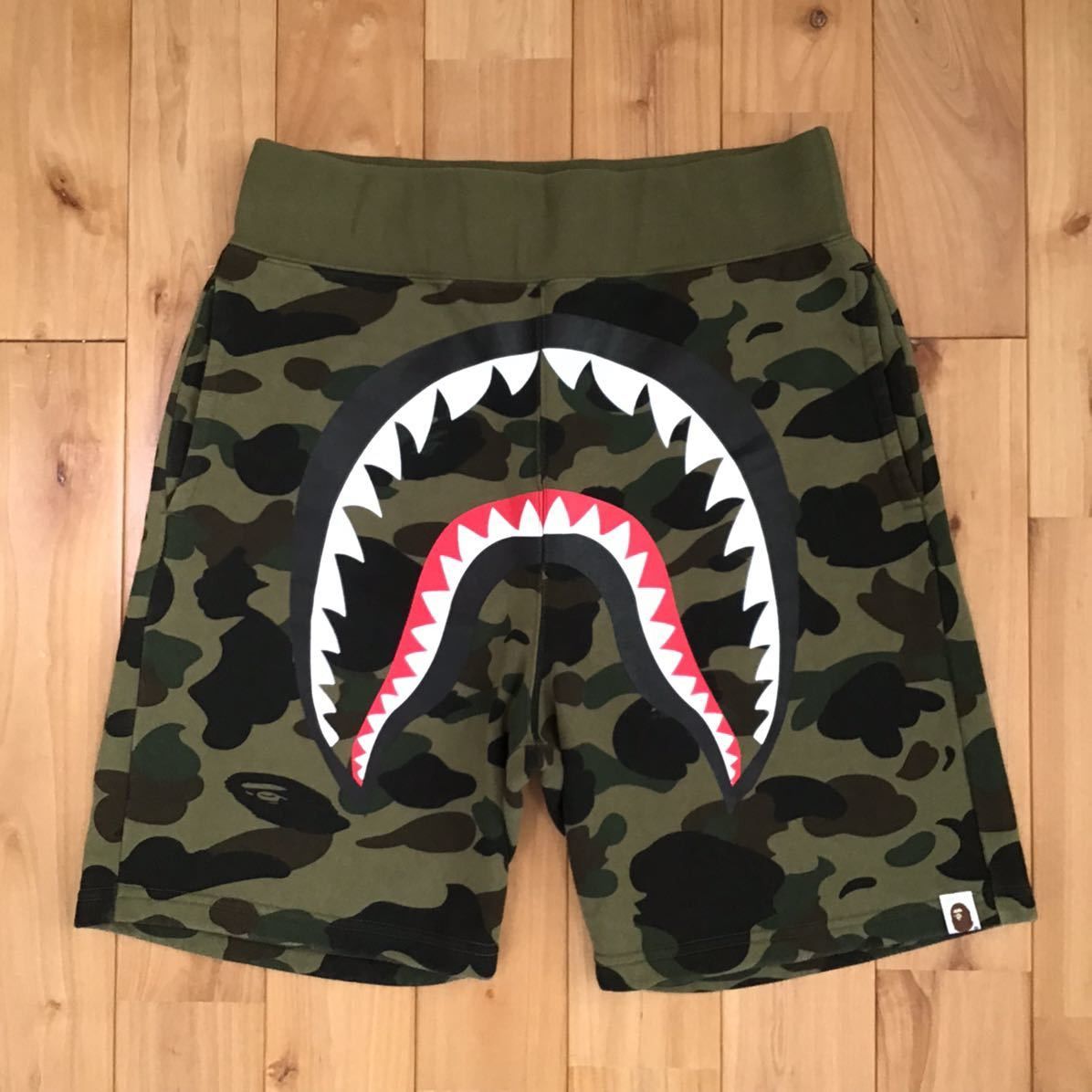 Bape BAPE 1st camo green Shark sweat shorts ape ★size S Size US 30 / EU 46 - 1 Thumbnail