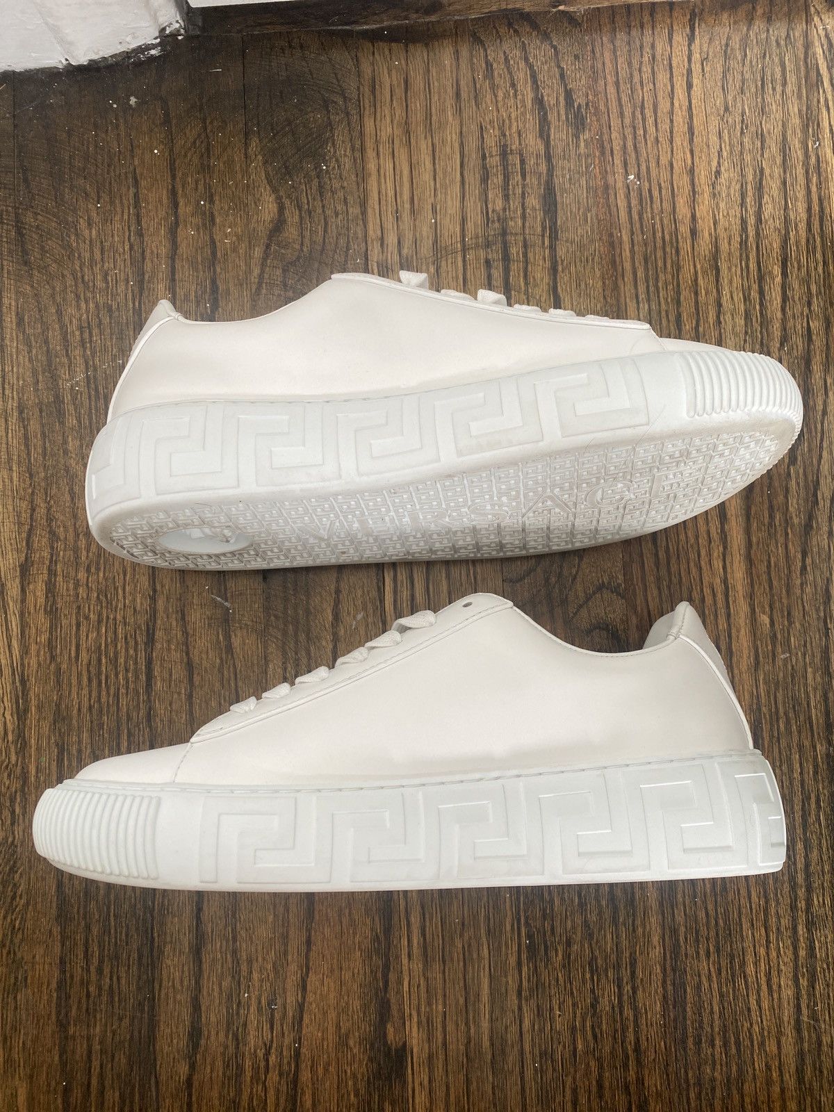 Versace Versace Greca Sneaker - White Size US 7.5 / EU 40-41 - 4 Thumbnail