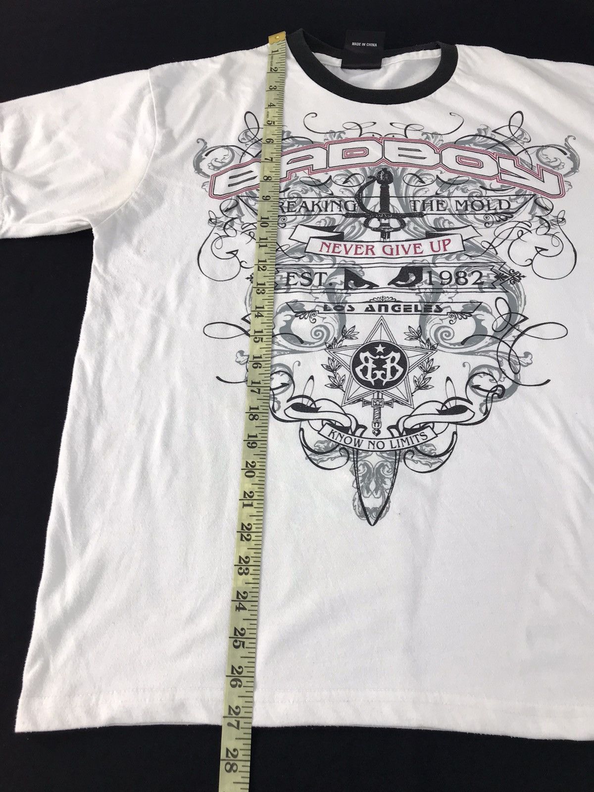 Vintage Vintage BadBoy Breaking The Mold Never Give Up Tee K2197j Size US L / EU 52-54 / 3 - 10 Thumbnail