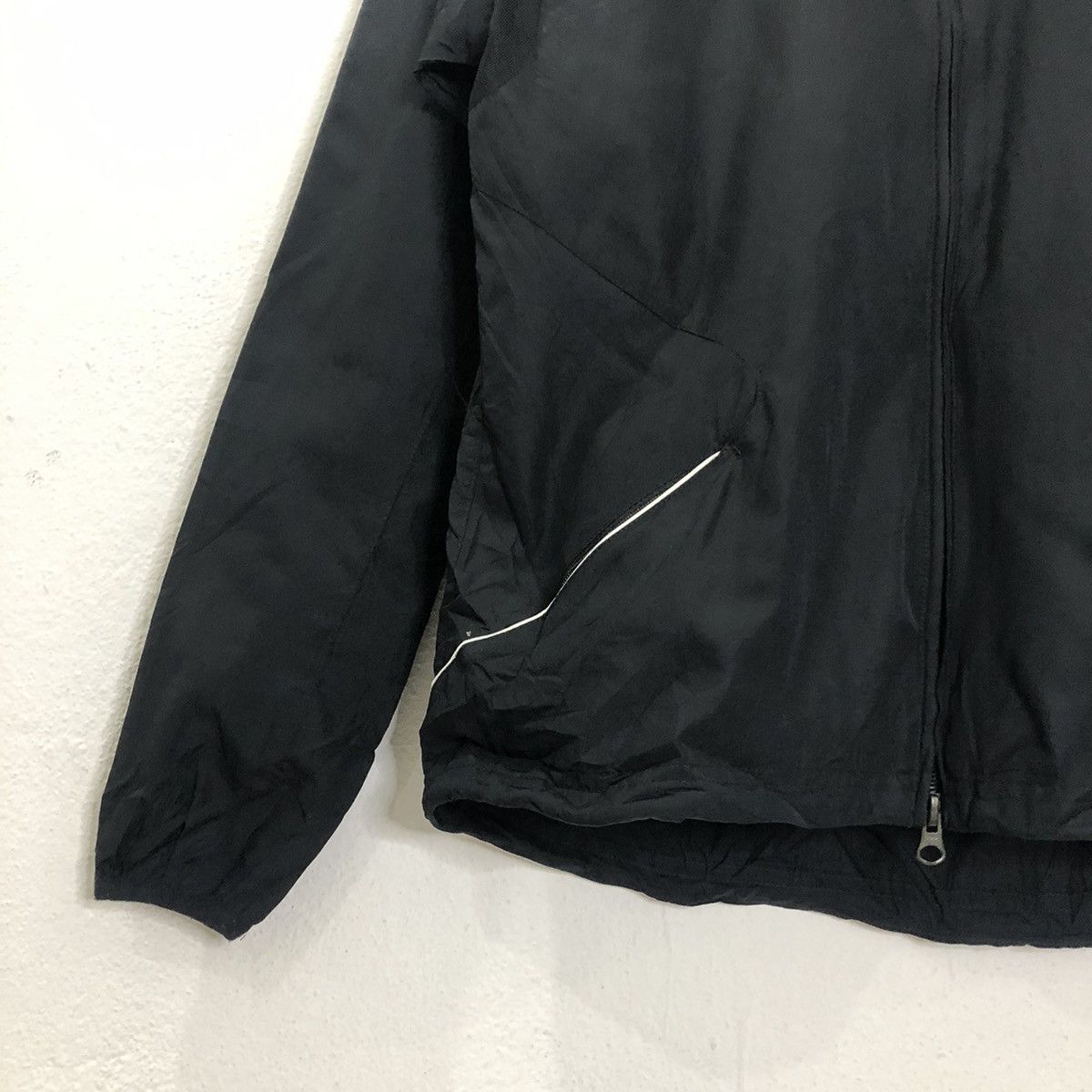 Vintage Vintage Nike Embroidery Small Logo Windbreaker Jacket Size S / US 4 / IT 40 - 4 Thumbnail