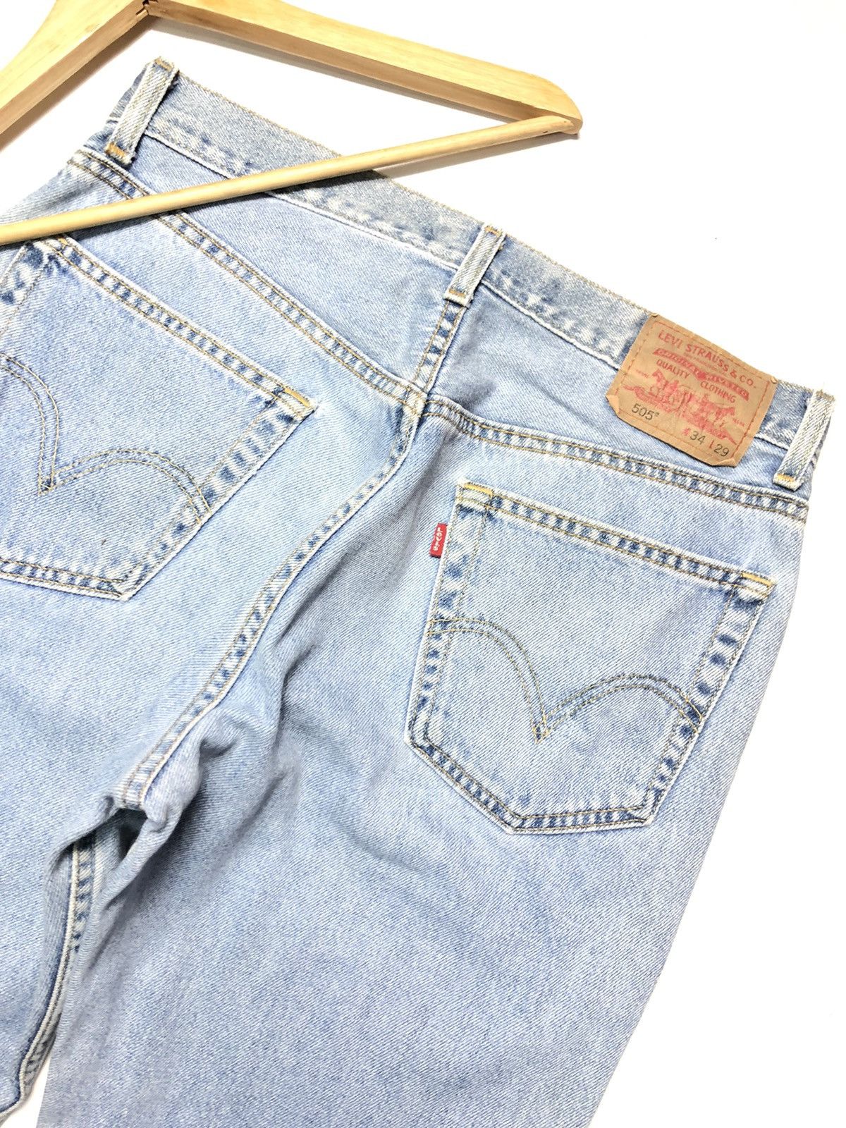 Levi's Vintage Clothing × Vintage VINTAGE LEVIS 505 REGULAR FIT BLUE WASH DENIM Size US 33 - 1 Thumbnail