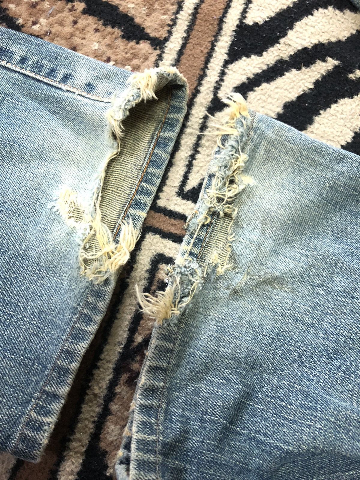 Edwin × Salvage × Vintage VINTAGE SELVEDGE EDWIN 505x DISTRESSED BLUE WASH DENIM Size US 27 - 9 Thumbnail