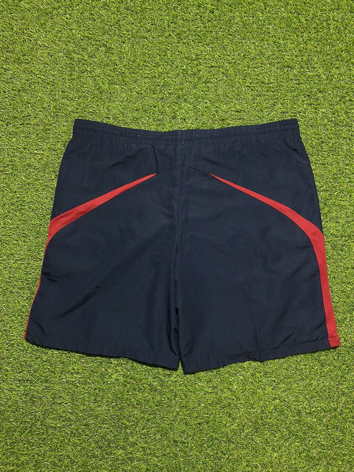 Nike Vintage Nike shorts streetwear swoosh casual y2k size XL Size US 36 / EU 52 - 3 Thumbnail
