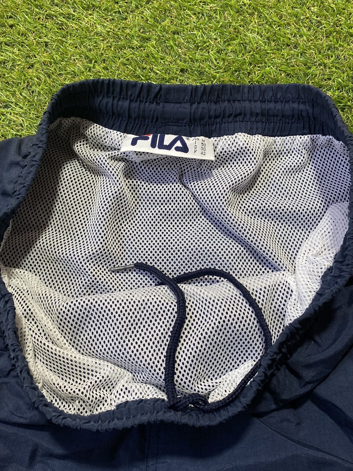 Fila Vintage Fila shorts white line streetwear y2k style size M Size US 32 / EU 48 - 4 Thumbnail