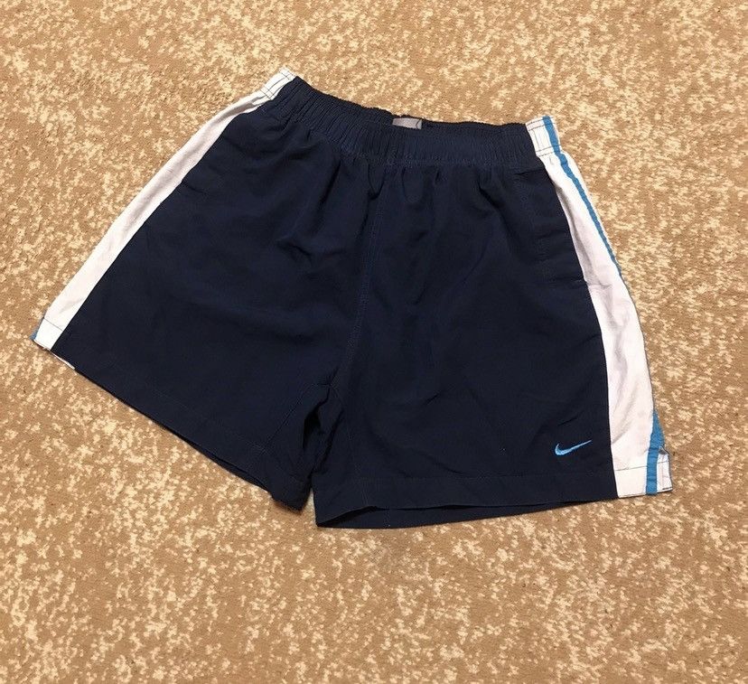 Nike Vintage Nike shorts streetwear swoosh casual y2k size XL Size US 36 / EU 52 - 1 Thumbnail