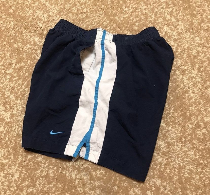 Nike Vintage Nike shorts streetwear swoosh casual y2k size XL Size US 36 / EU 52 - 2 Thumbnail
