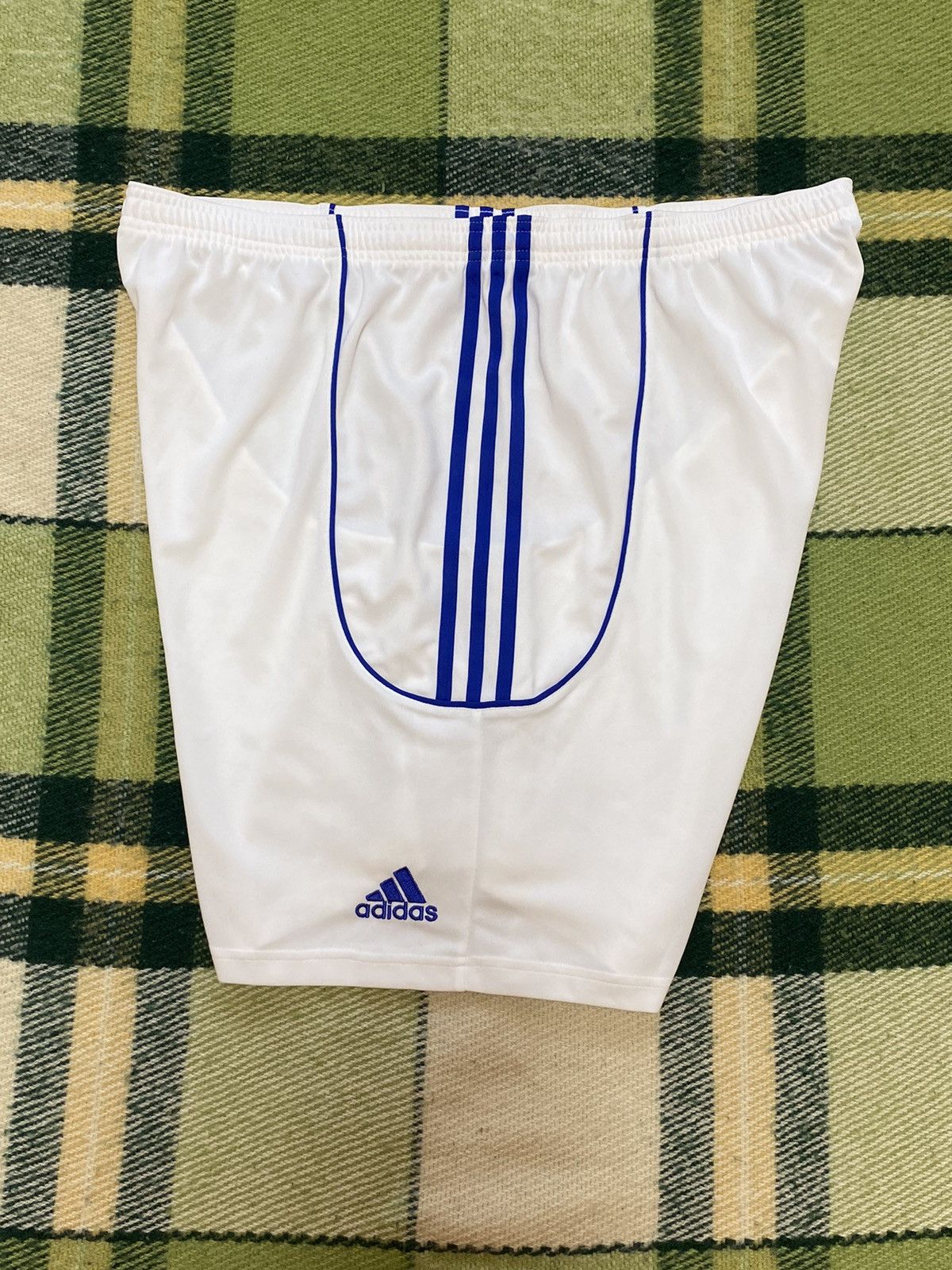 Adidas Vintage Adidas shorts streetwear y2k casual style size XXL Size US 38 / EU 54 - 2 Thumbnail