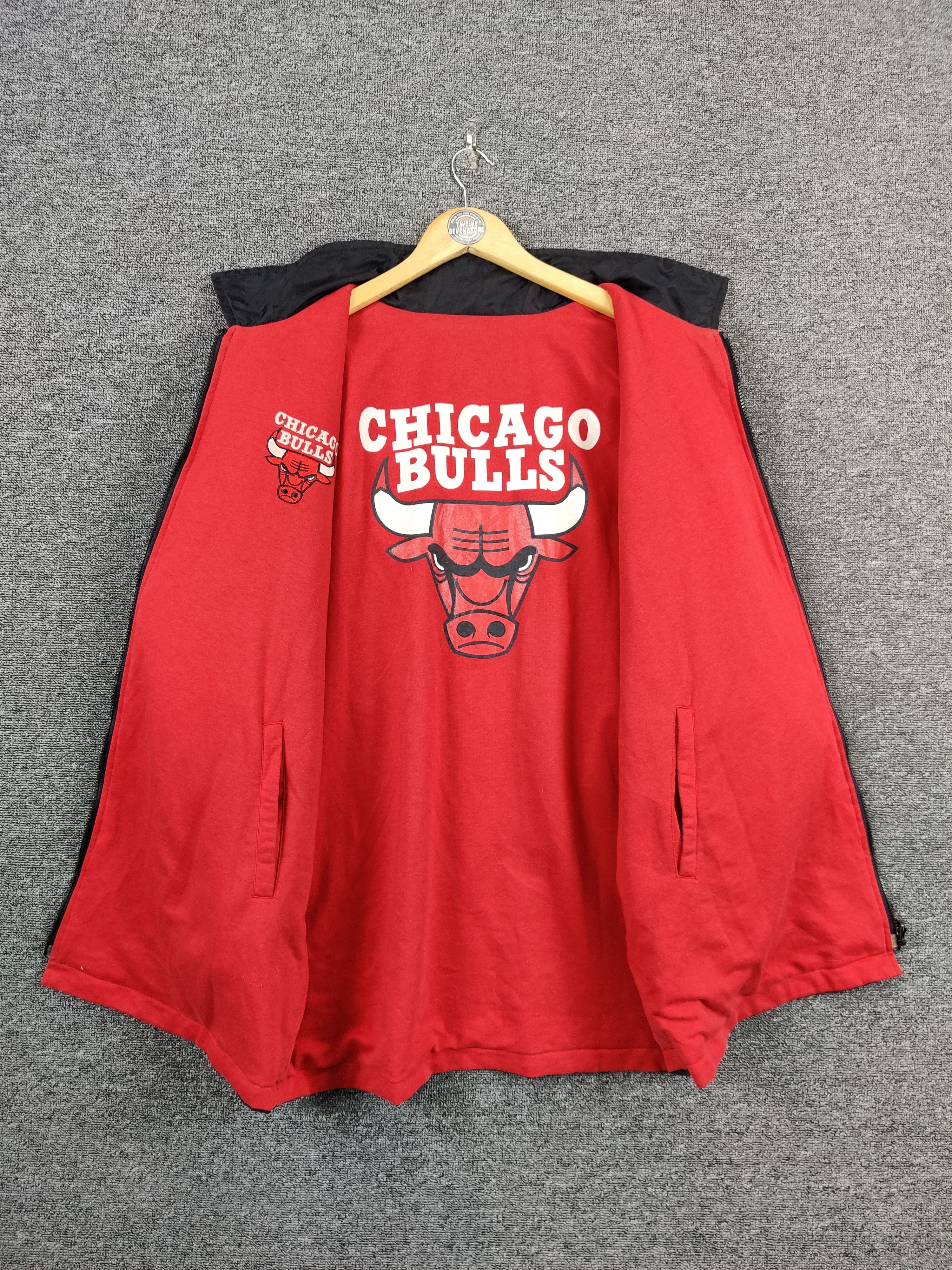 NBA Vintage NBA Chicago Bulls Reversible Coach Jacket Size US L / EU 52-54 / 3 - 6 Thumbnail