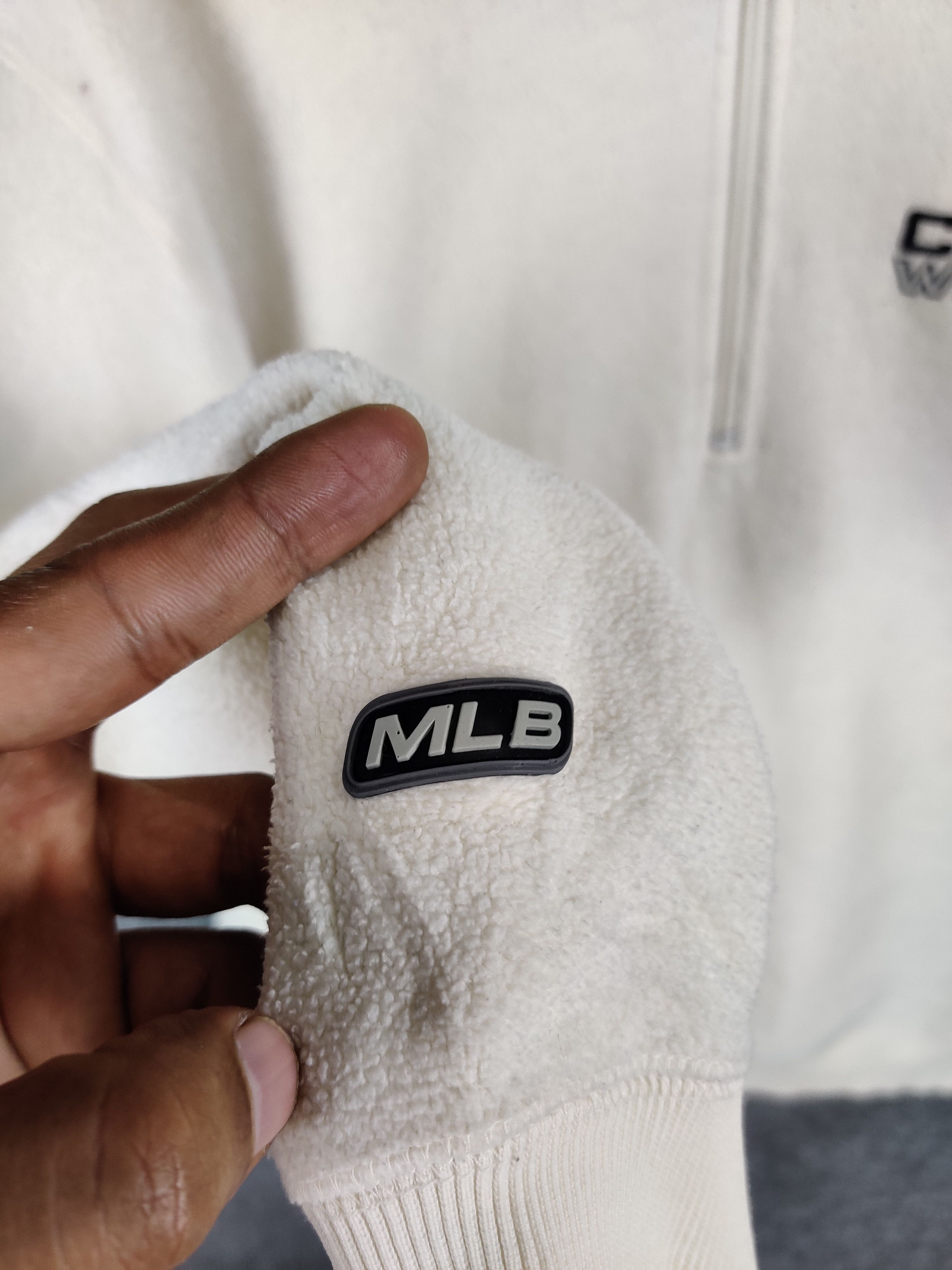 MLB Vintage MLB Uniqlo Chicago White Sox Sweatshirt Size US XL / EU 56 / 4 - 6 Thumbnail