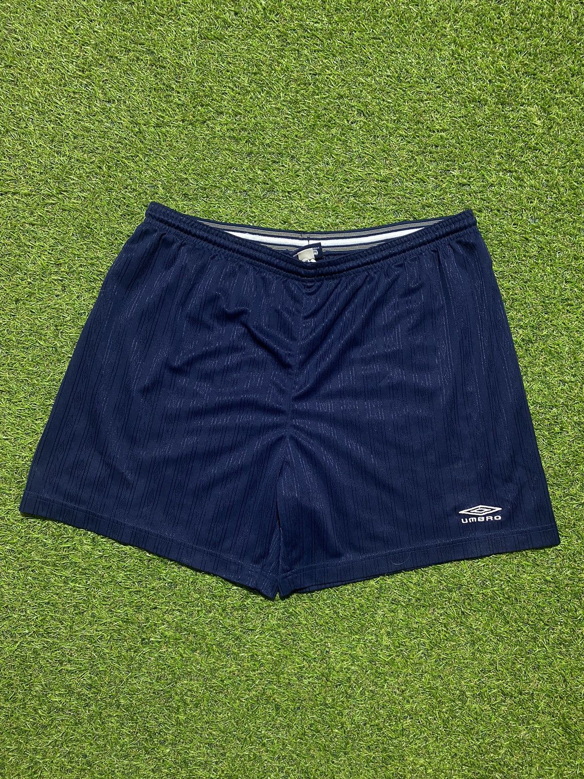 Umbro Vintage 90s Umbro shorts streetwear monogrammed style size L Size US 34 / EU 50 - 1 Thumbnail