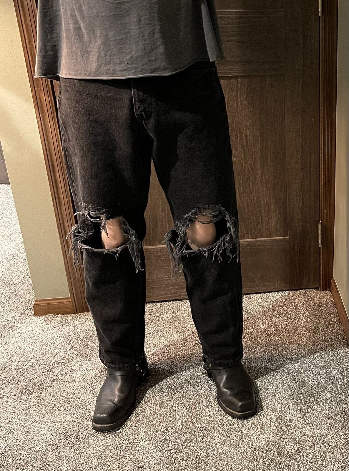 Levi's × Vintage Wide Leg 1996 Vintage Levi’s 565 Distressed Denim Size US 28 / EU 44 - 1 Thumbnail