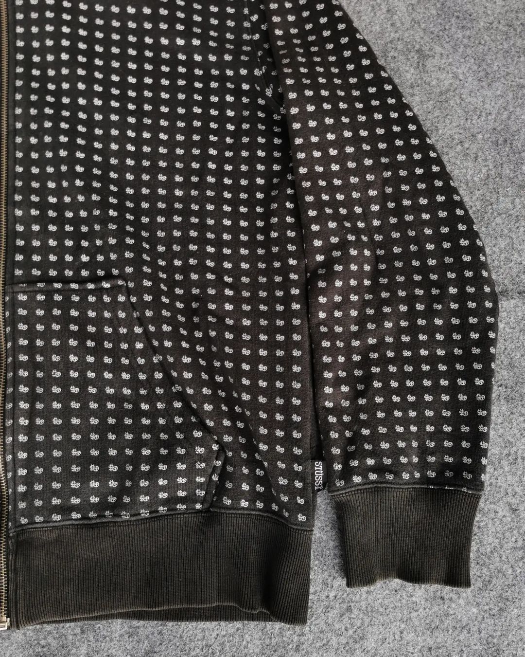 Stussy × Vintage Vtg Y2K Stussy Peace And Prosperity AOP Monogram Hoodie Size US L / EU 52-54 / 3 - 4 Thumbnail