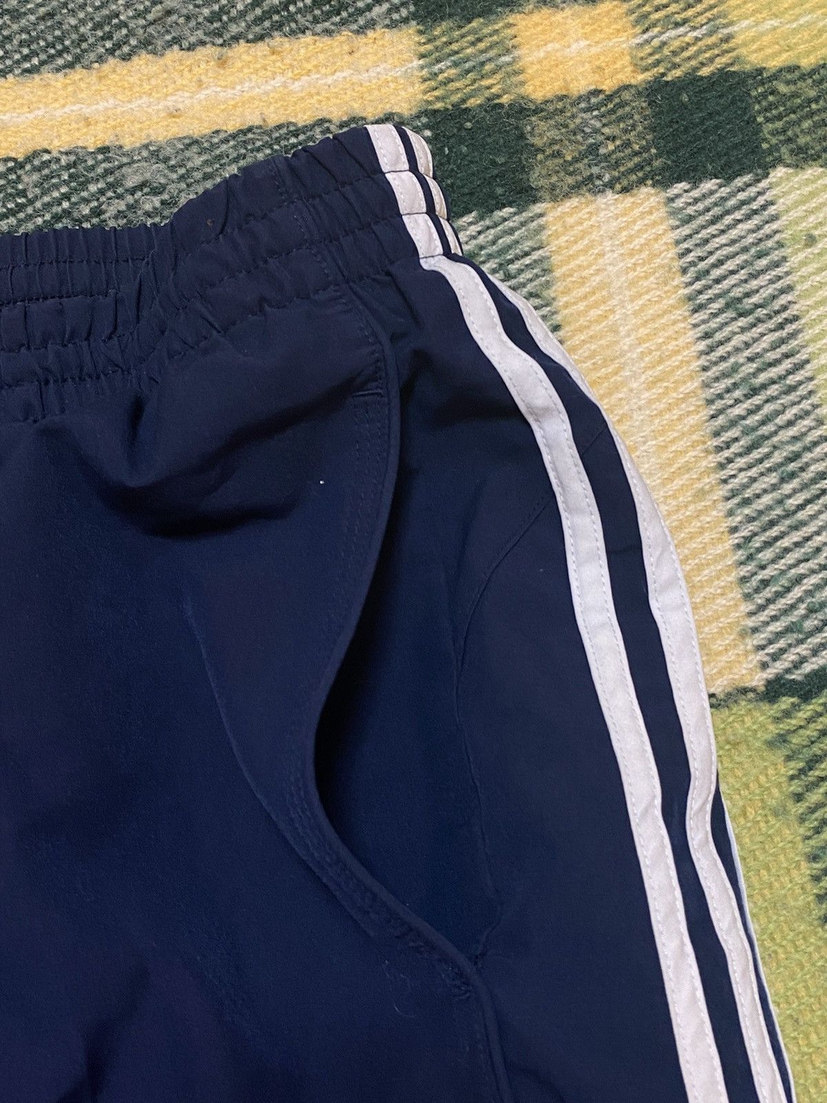 Adidas Vintage Adidas shorts streetwear y2k casual style size L Size US 34 / EU 50 - 2 Thumbnail