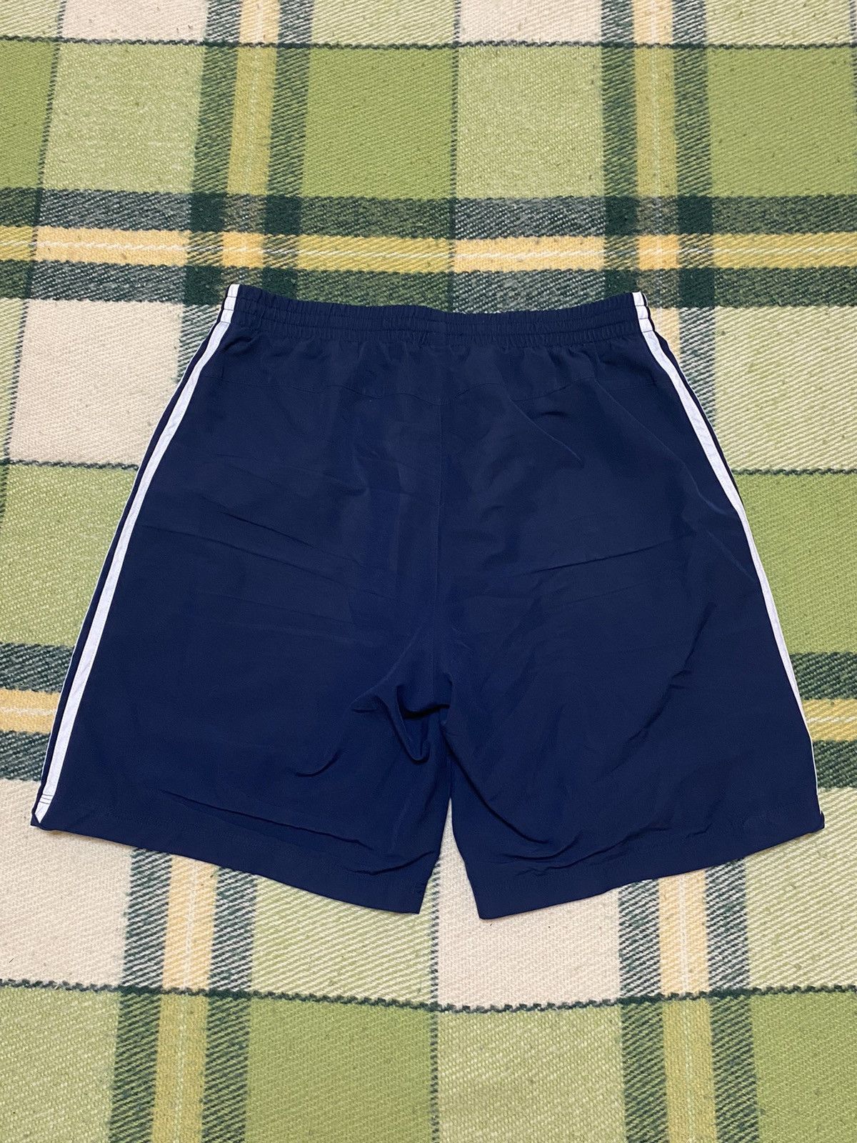 Adidas Vintage Adidas shorts streetwear y2k casual style size L Size US 34 / EU 50 - 3 Thumbnail