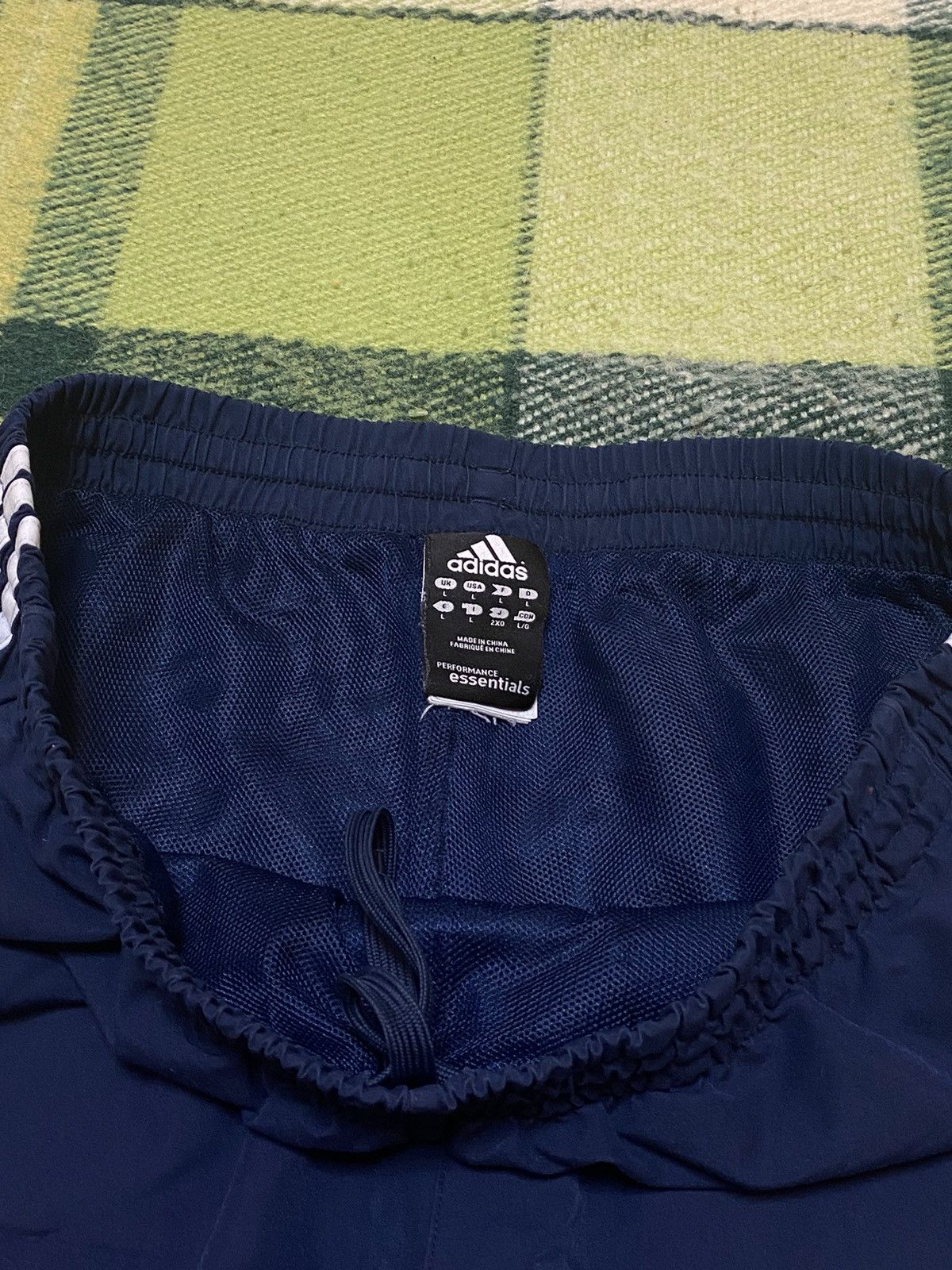 Adidas Vintage Adidas shorts streetwear y2k casual style size L Size US 34 / EU 50 - 5 Thumbnail