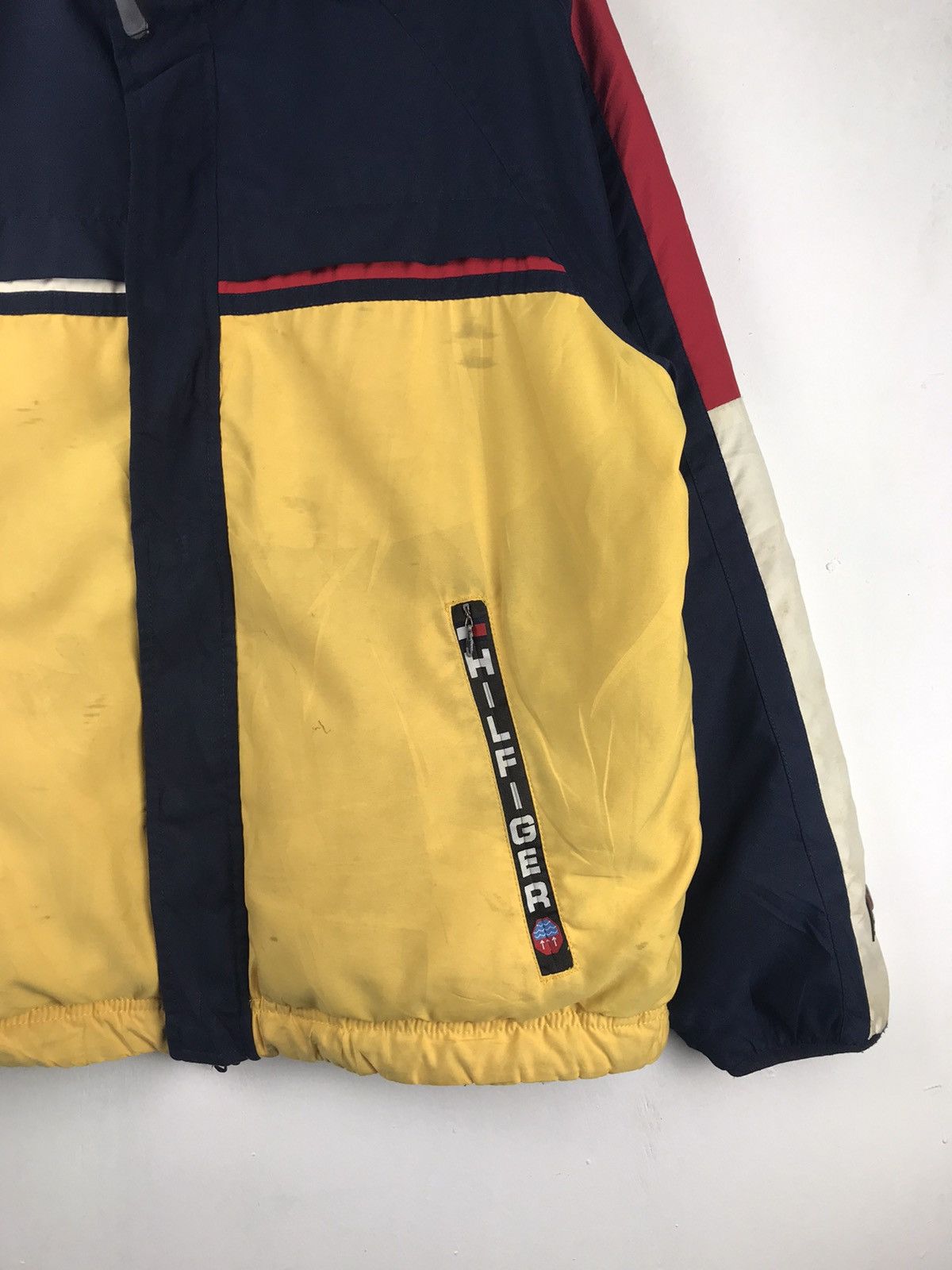 Tommy Hilfiger Vintage Tommy Hilfiger colourful reversible jacket Size US S / EU 44-46 / 1 - 7 Thumbnail