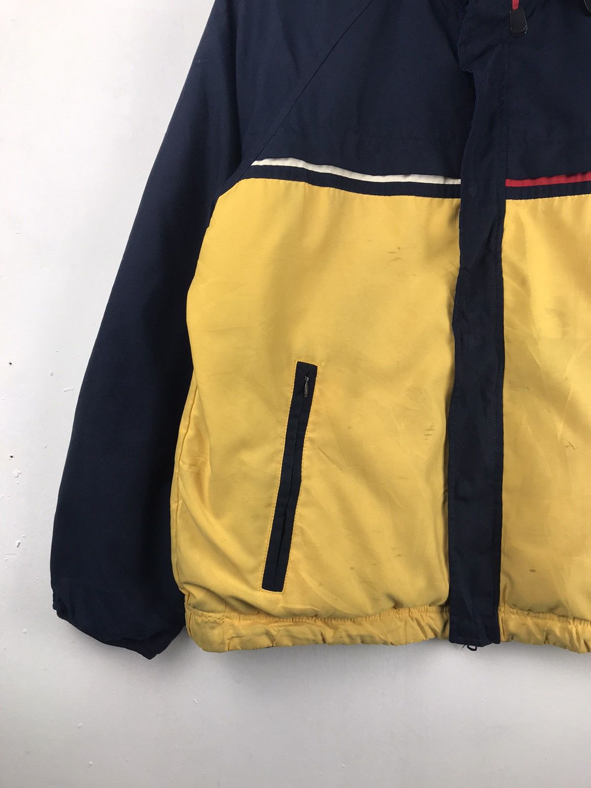 Tommy Hilfiger Vintage Tommy Hilfiger colourful reversible jacket Size US S / EU 44-46 / 1 - 6 Thumbnail
