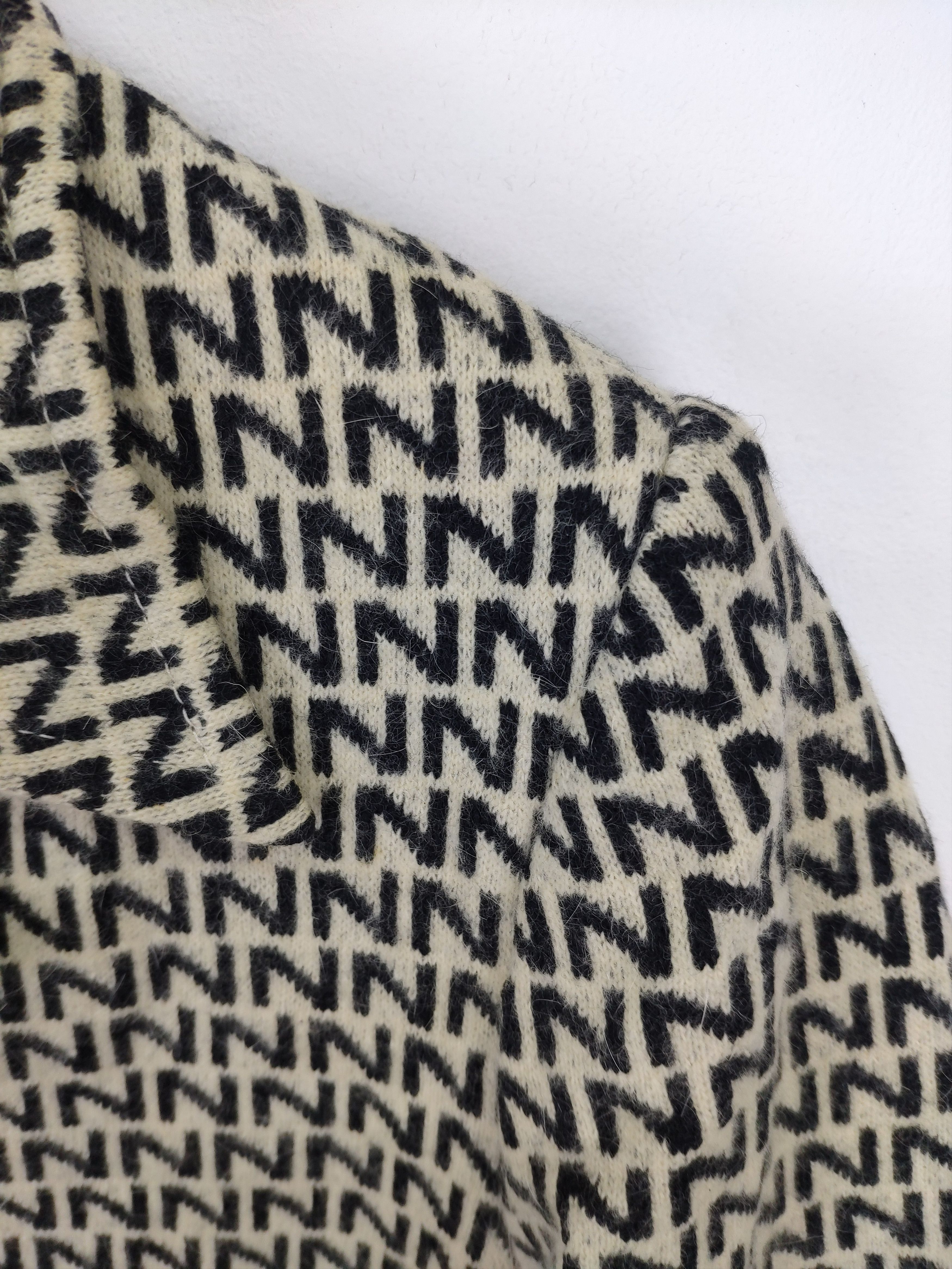 Designer × Vintage Vintage Monogram Blazer Inspired Fendi Size M / US 6-8 / IT 42-44 - 7 Thumbnail