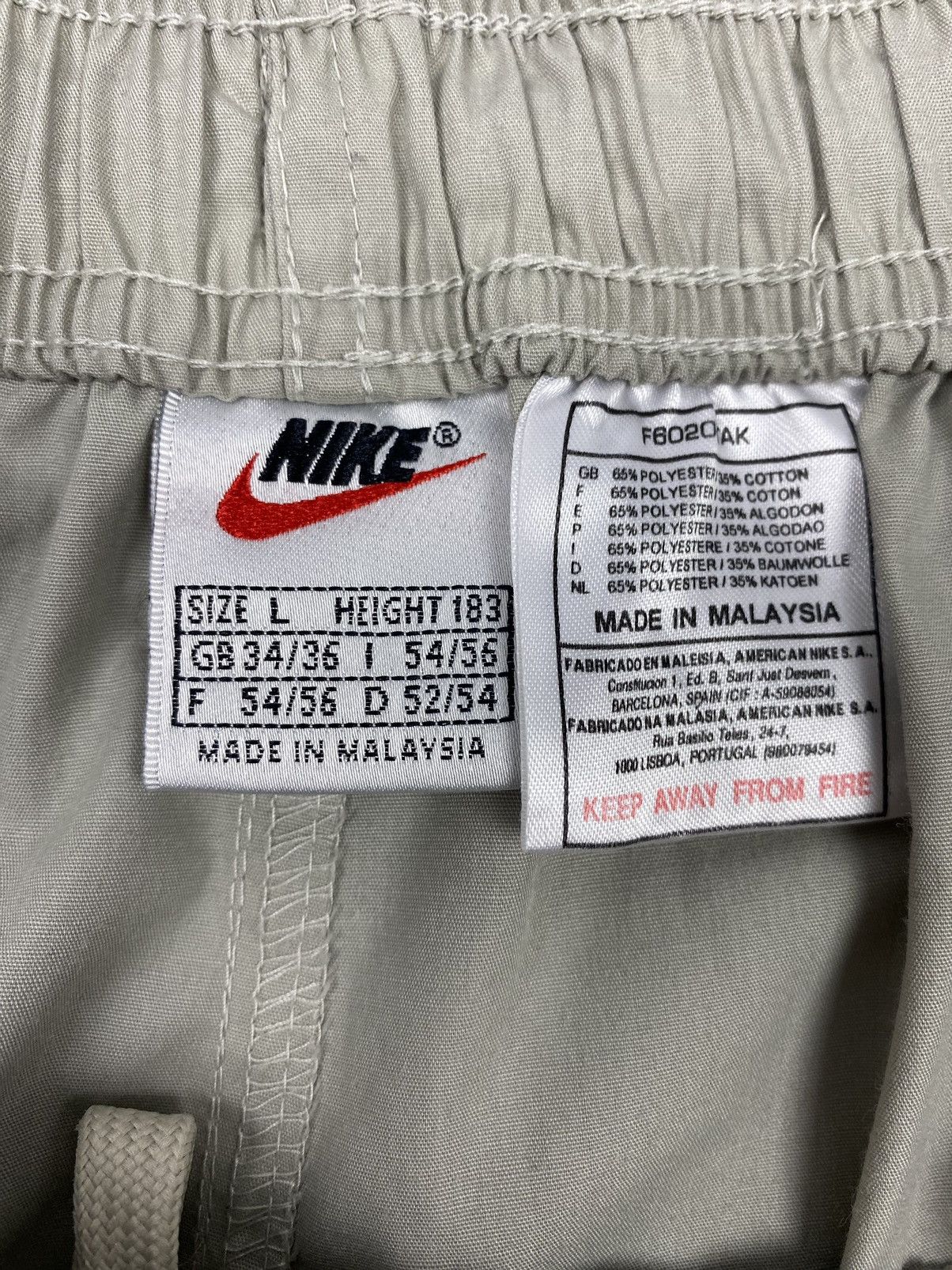 Nike 1990’s Vintage Nike Mini Logo Relaxed Fit Shorts Size L Size US 34 / EU 50 - 4 Thumbnail