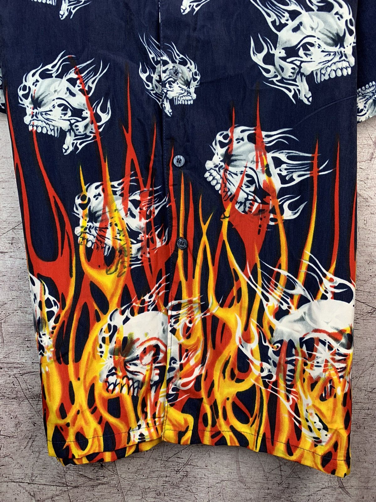 Vintage Vintage Skull Fire Aloha Hawaiian Shirt Size US XXL / EU 58 / 5 - 11 Thumbnail
