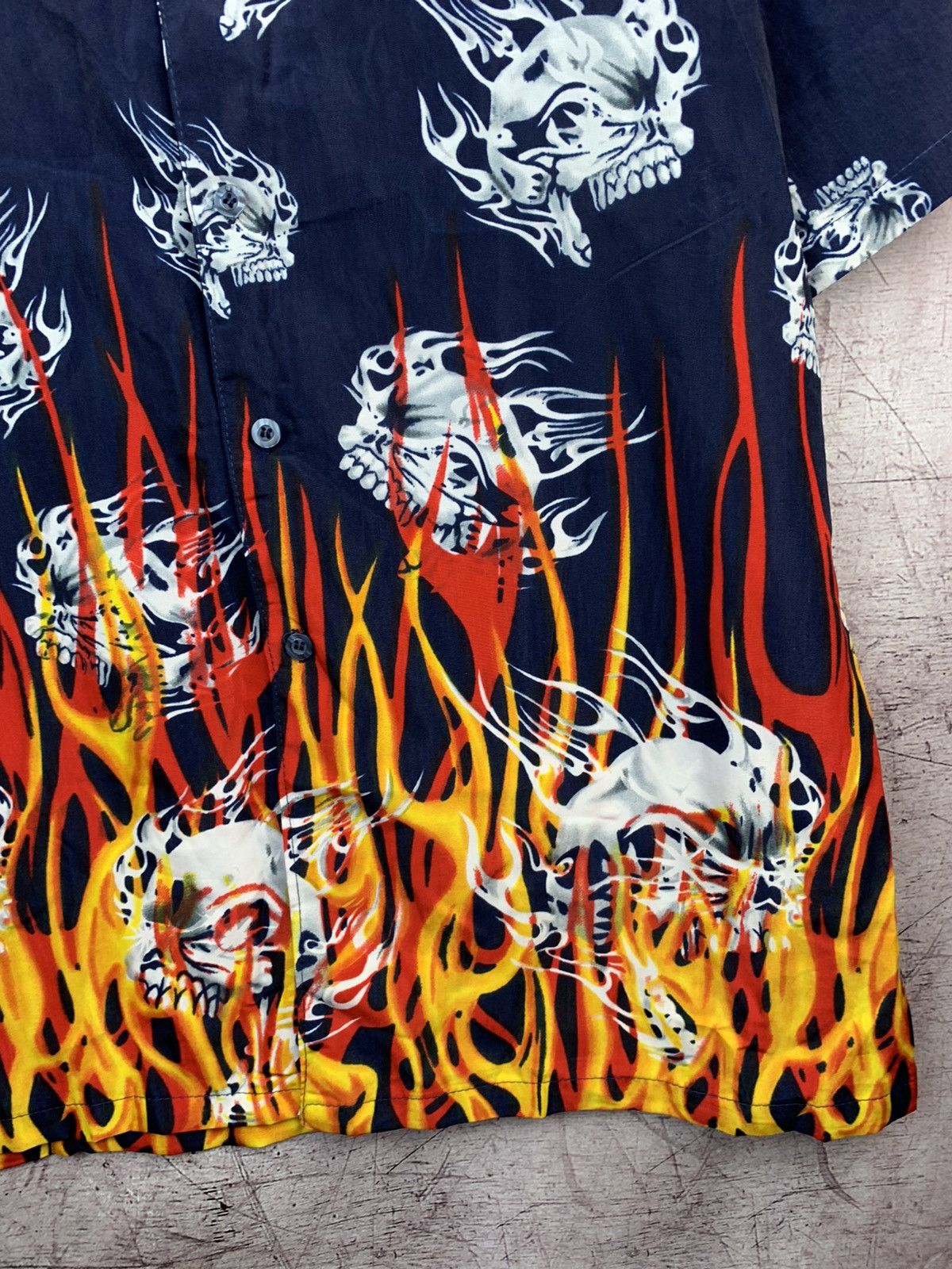 Vintage Vintage Skull Fire Aloha Hawaiian Shirt Size US XXL / EU 58 / 5 - 3 Thumbnail