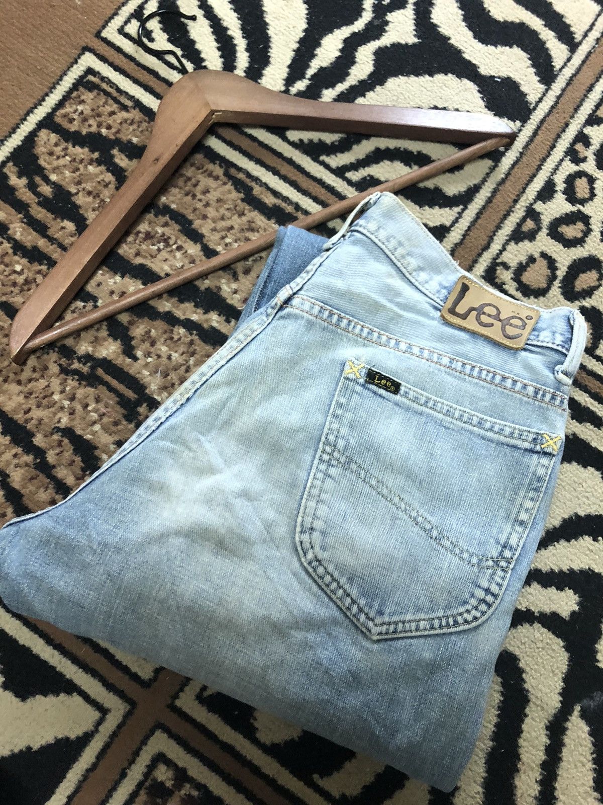 Lee × Salvage × Vintage VINTAGE SELVEDGE LEE RIDER LIGHT BLUE WASH DISTRESSED DENIM Size US 31 - 18 Thumbnail