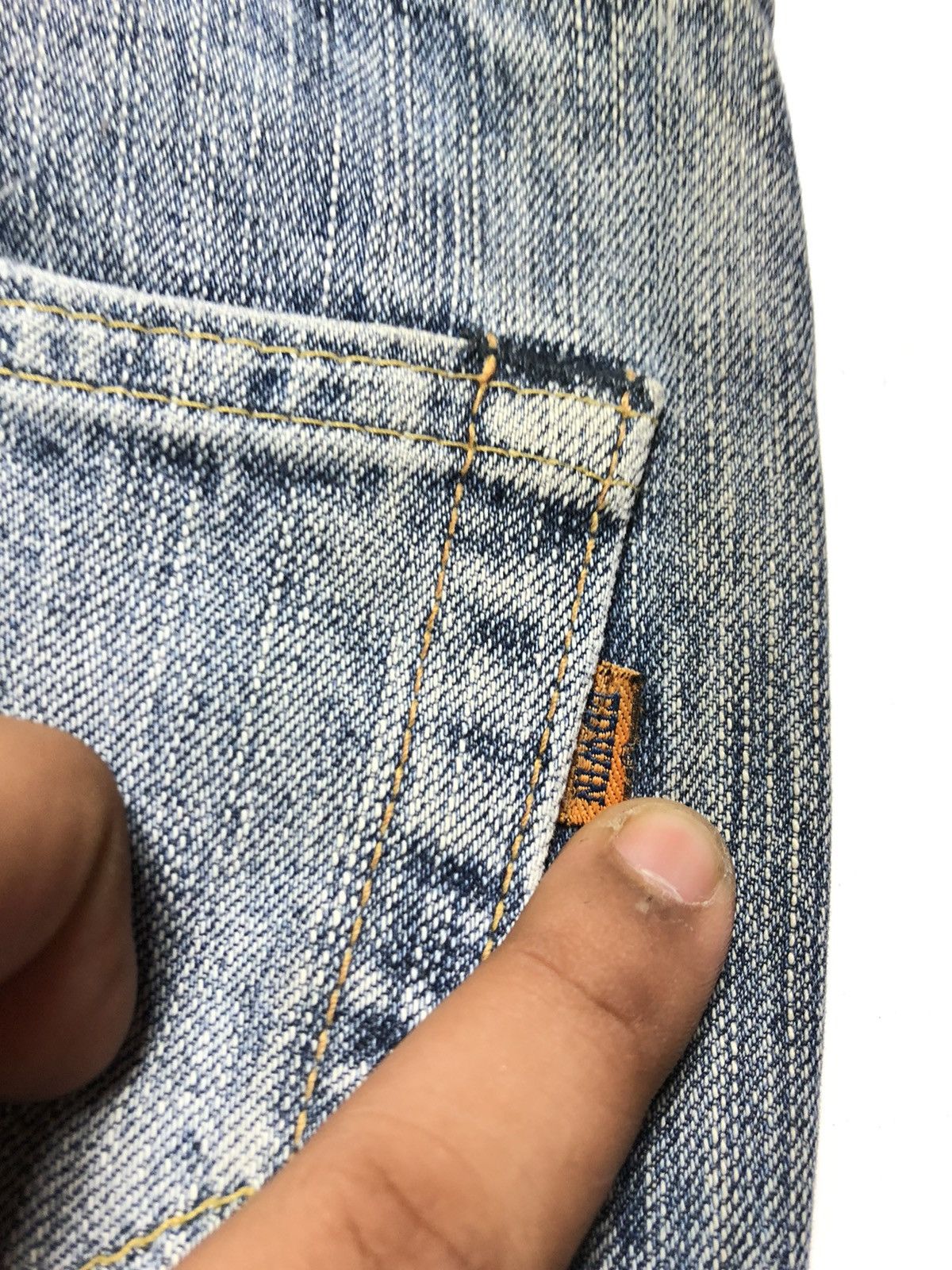 Edwin × Vintage VINTAGE EDWIN 505zx SELVEDGE BLUE WASH DISTRESSED DENIM Size US 33 - 11 Thumbnail