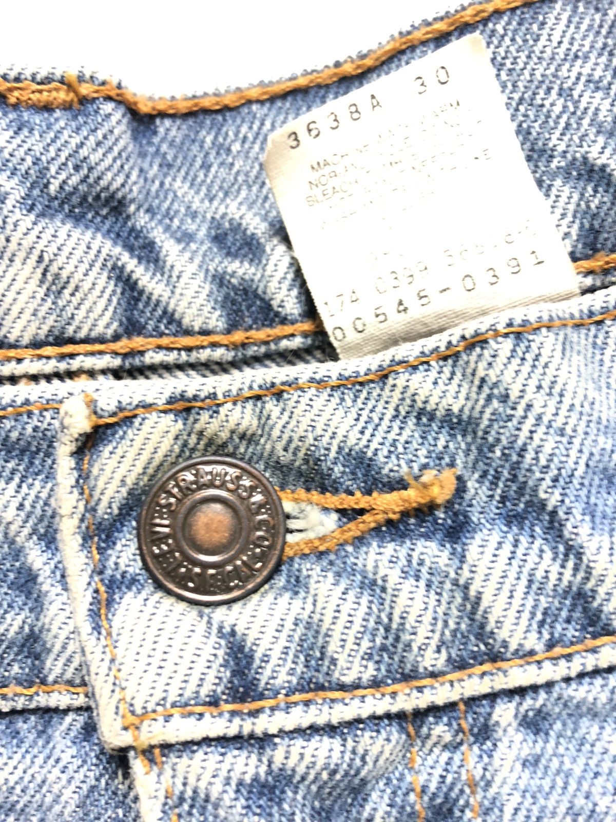Levi's × Vintage VINTAGE 90s LEVIS 545 LOOSE BLUE WASH DISTRESSED DENIM Size US 35 - 7 Thumbnail