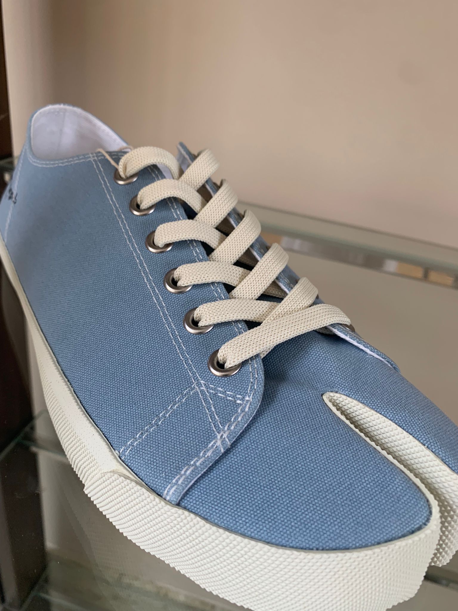 Maison Margiela Tabi Low Top Sneakers Size US 10 / EU 43 - 13 Thumbnail