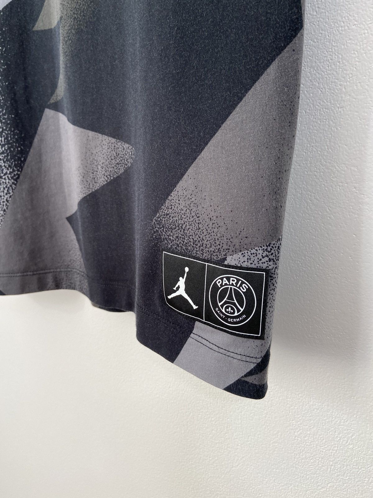 Nike Nike Air Jordan PSG Logo Shirt Size US S / EU 44-46 / 1 - 6 Thumbnail