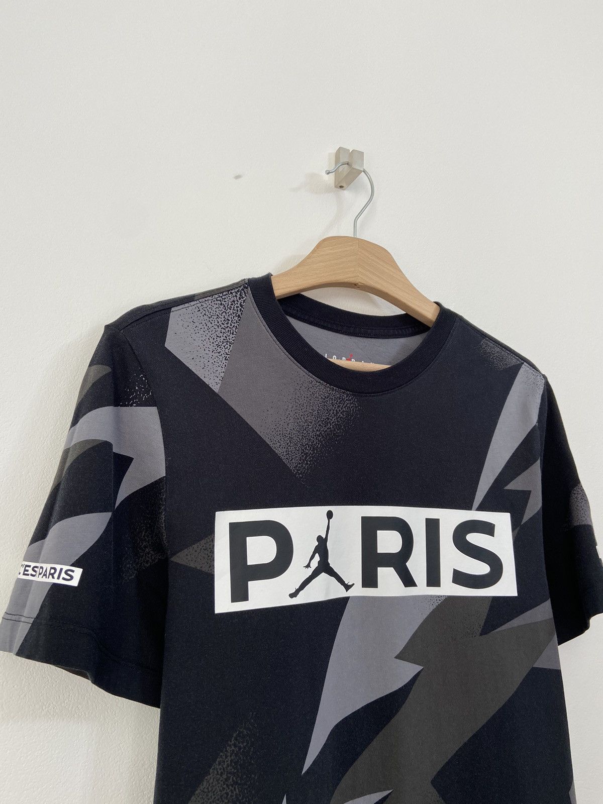 Nike Nike Air Jordan PSG Logo Shirt Size US S / EU 44-46 / 1 - 2 Thumbnail